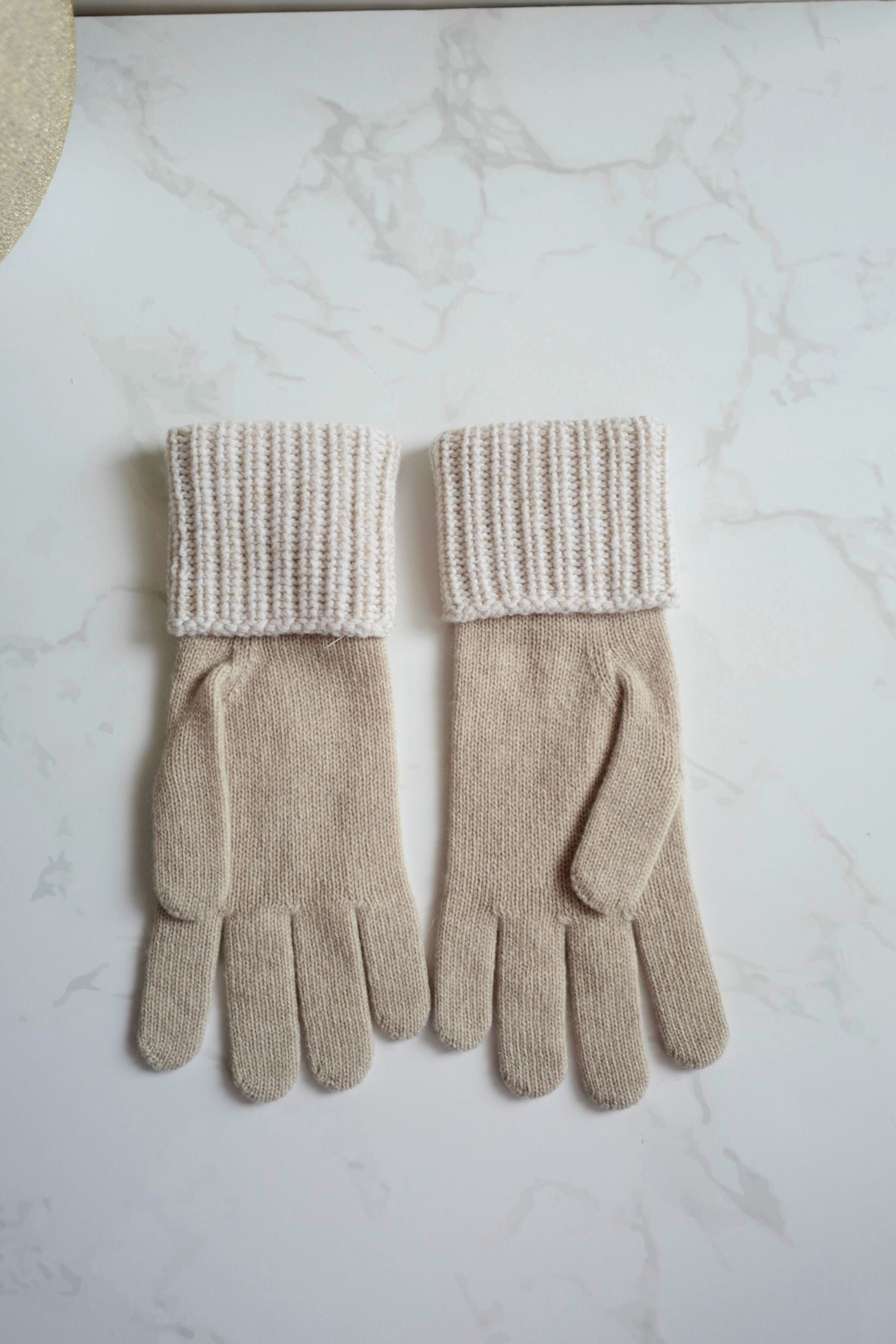NEW Chanel Fall-Winter 2024/25 Knit Gloves CC Logo