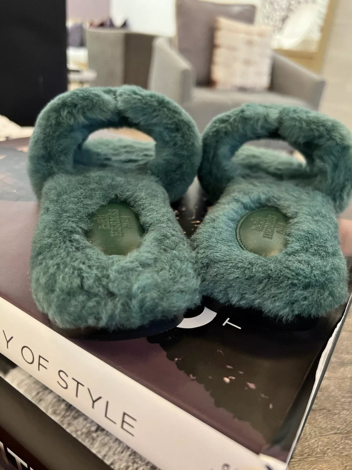 Hermes Oran Vert Anglais Fur Pom Pom Fuzzy Size 37.5 BNIB