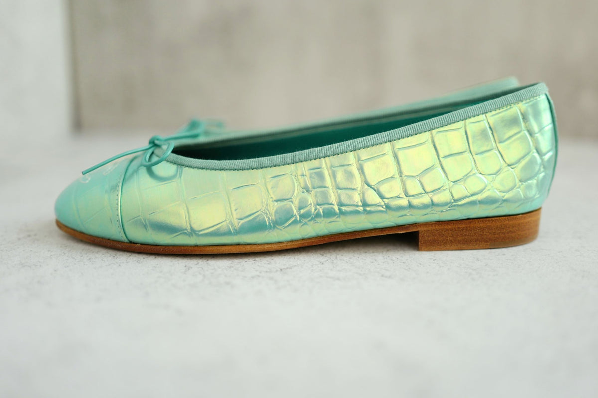 NEW Chanel 26K Ballet Flats Crocodile Embossed Calfskin Turquoise Blue Size 37C