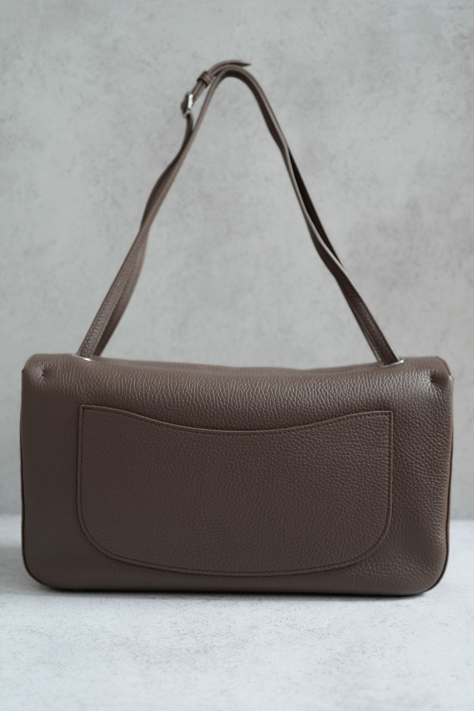 Chanel 26S Matthieu Blazy Maxi 32 Flapbag Light Brown Grained Calfskin Silver HW