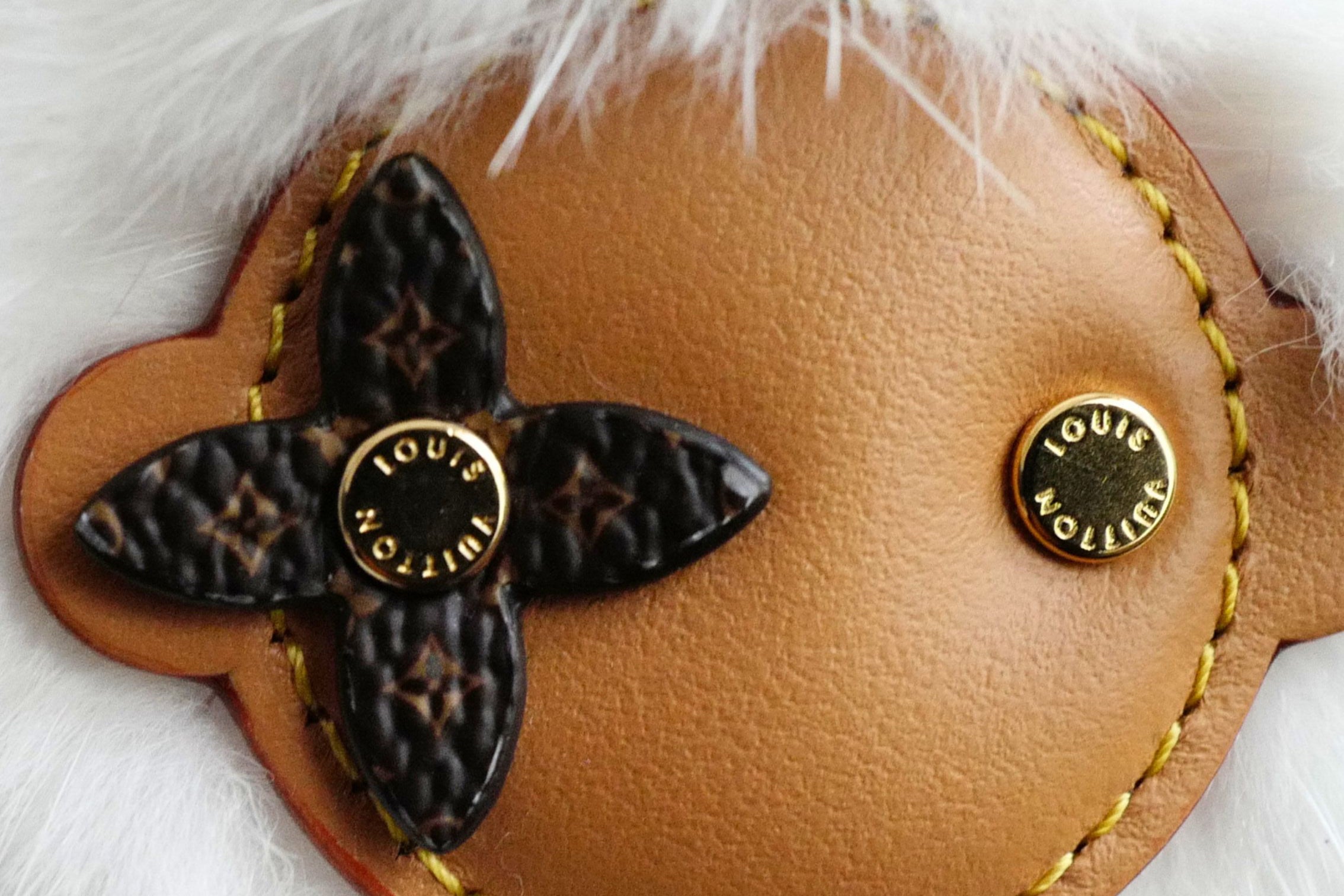 Louis Vuitton Vivienne Fur Key Holder White Mink Fur Leather Gold Hardware
