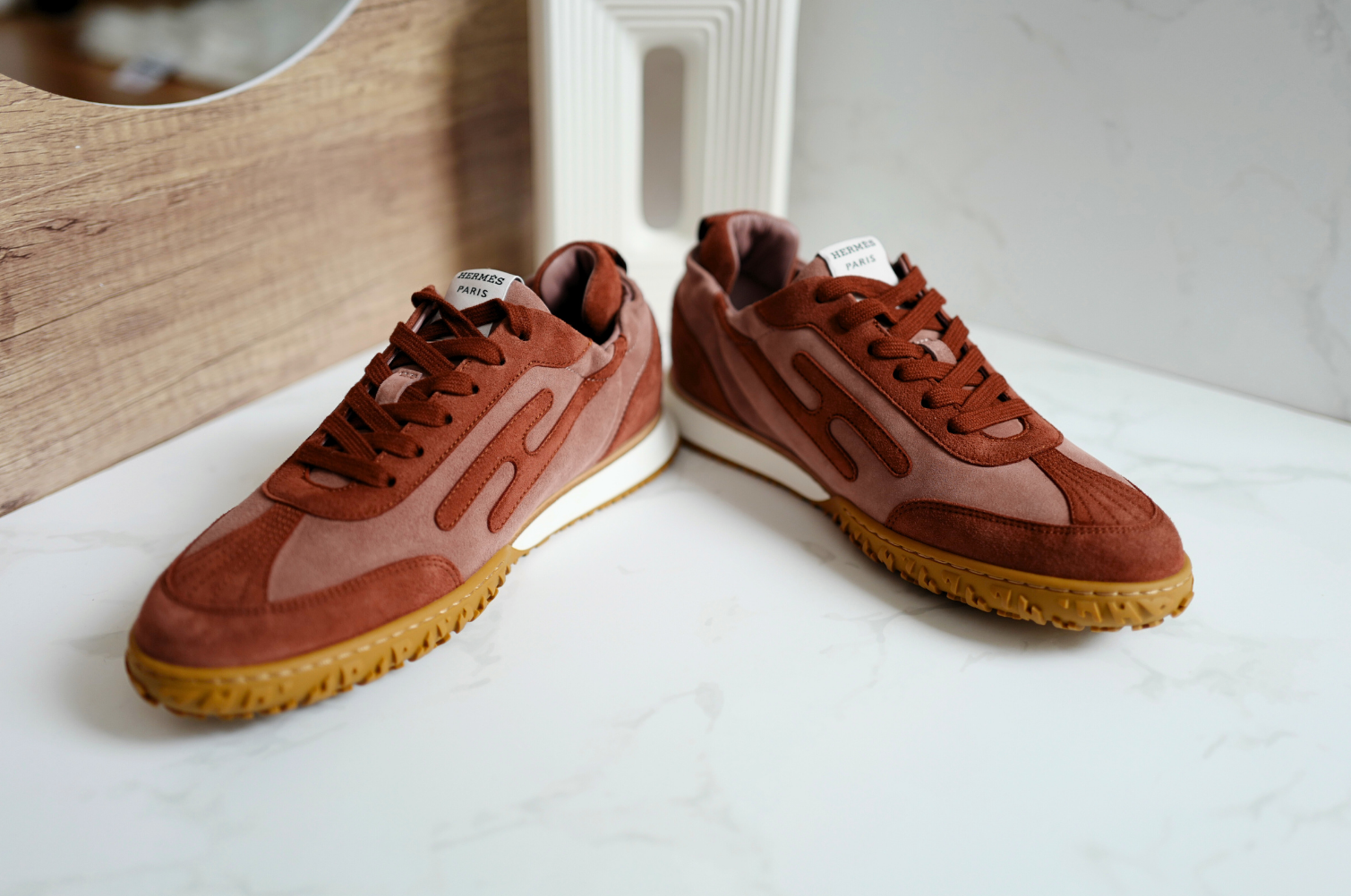 BNIB Hermes Women Sneakers Jet Velvet Rose Antique/Rouge size 38