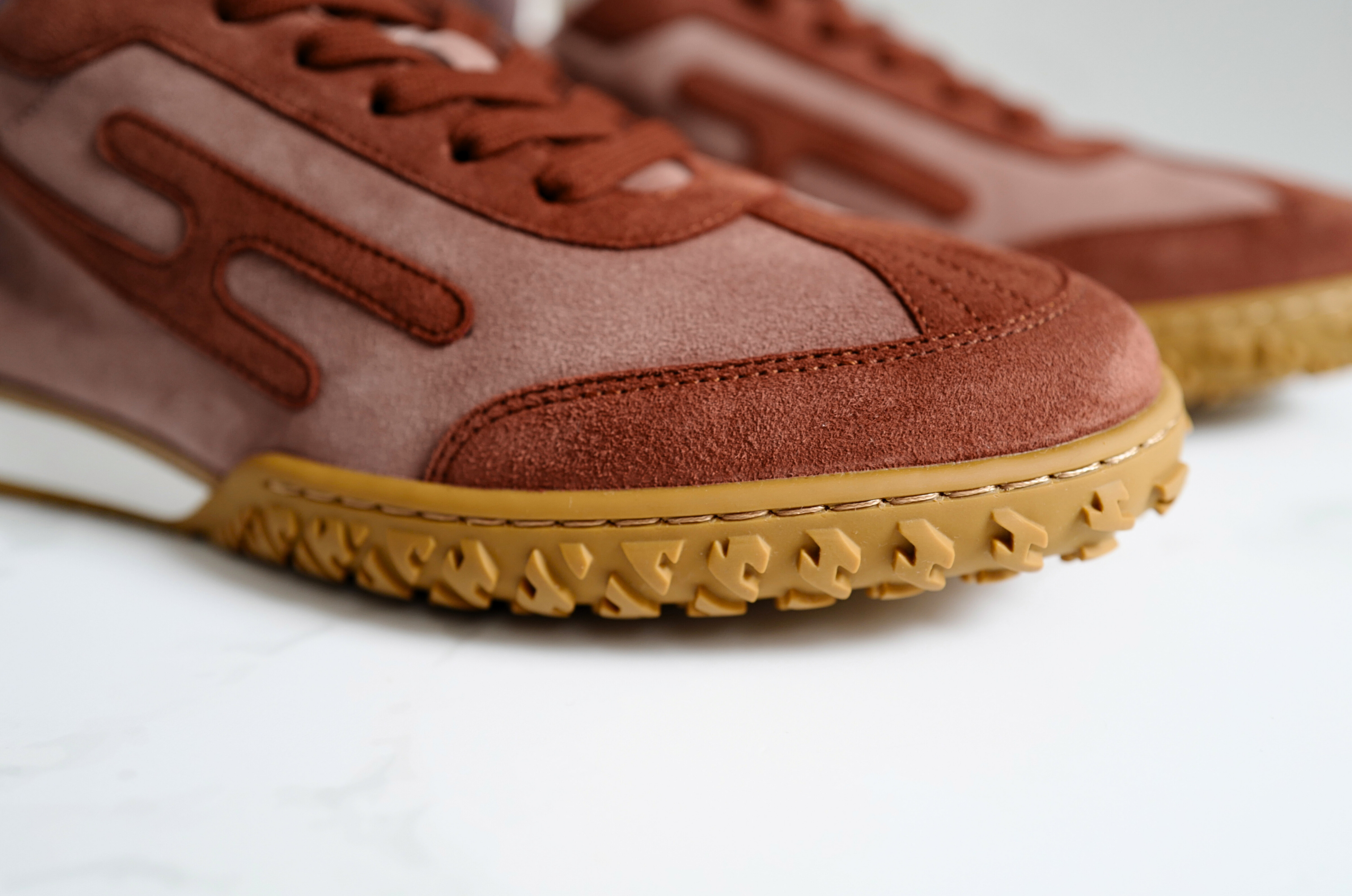 BNIB Hermes Women Sneakers Jet Velvet Rose Antique/Rouge size 38