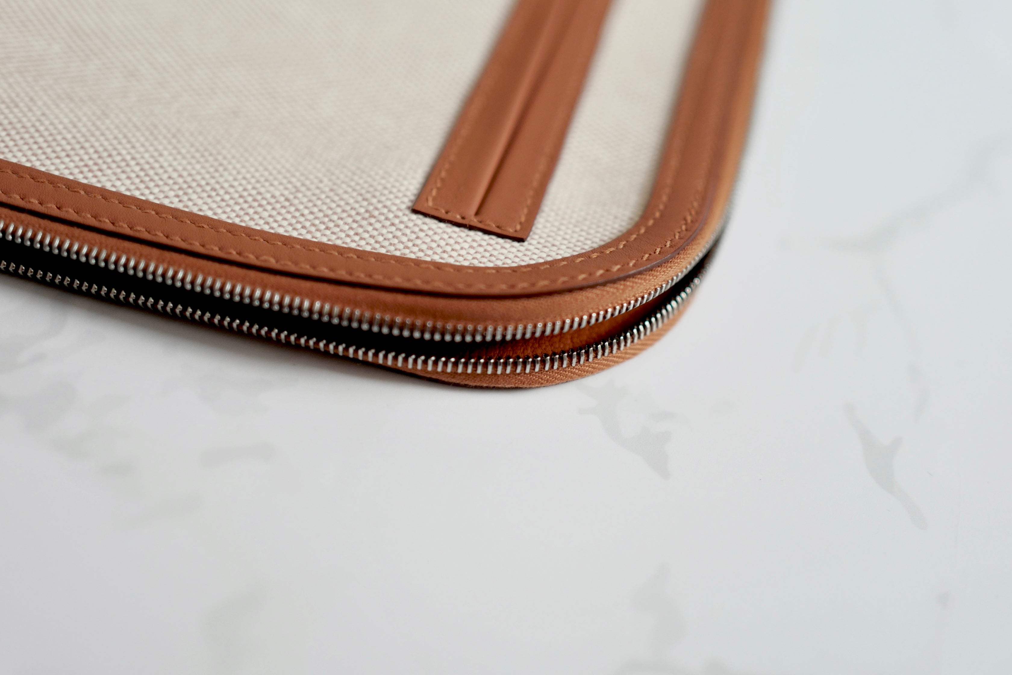 BNIB Hermès H Swift Canvas Cargo Travel Pouch in Ecru-Gold with Palladium HW