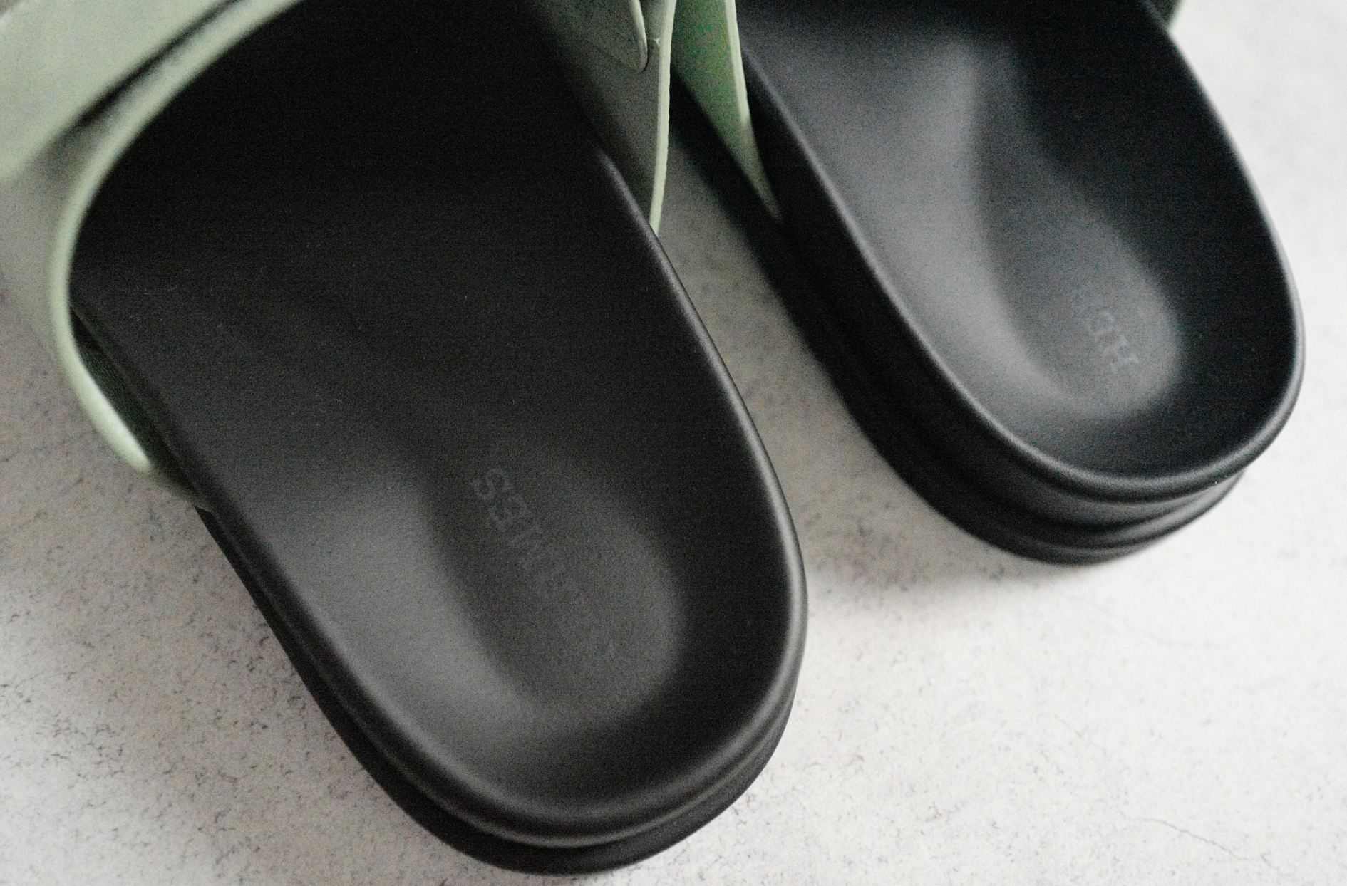 BNIB Hermès Chypre Sandals Vert Jade Green Leather Women’s Size 37