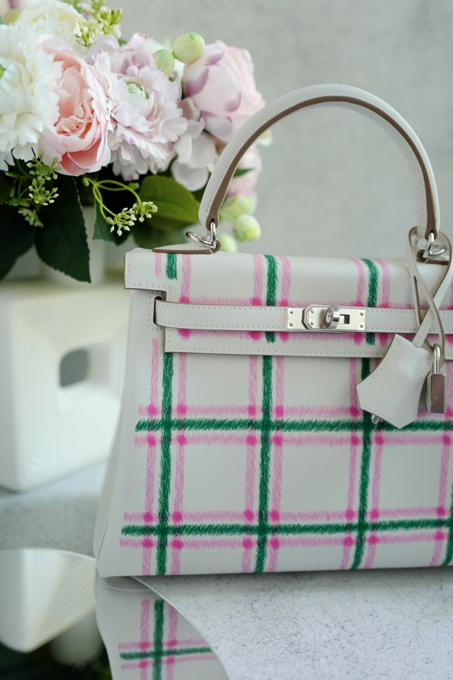 BNIB Hermès Kelly 25 Sellier Tartan Pattern White Leather Handbag With Palladium Hardware