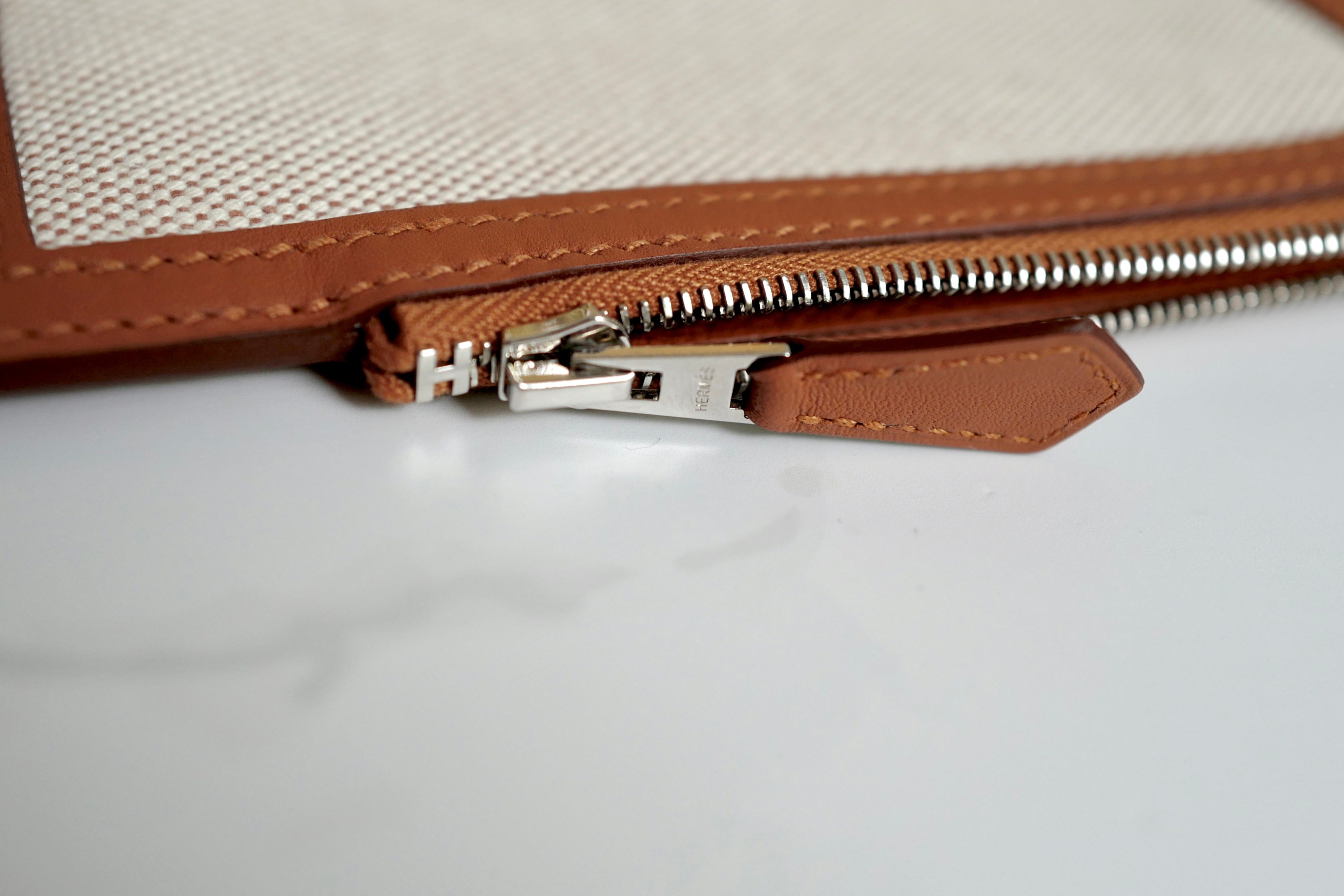 BNIB Hermès H Swift Canvas Cargo Travel Pouch in Ecru-Gold with Palladium HW