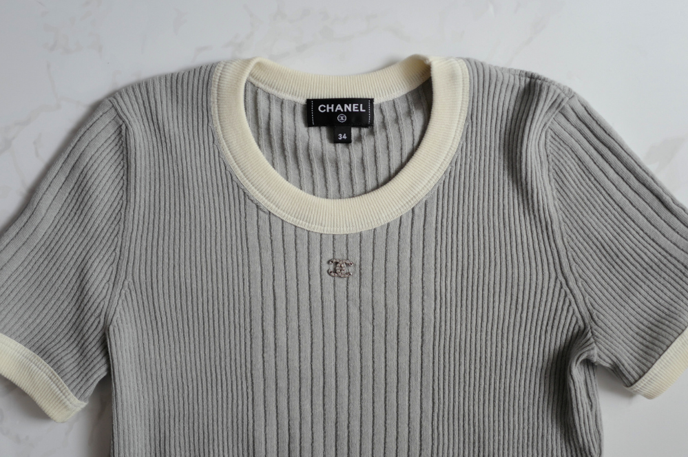 NEW Chanel Coco Beach 2025 Collection T-Shirt Grey size 34