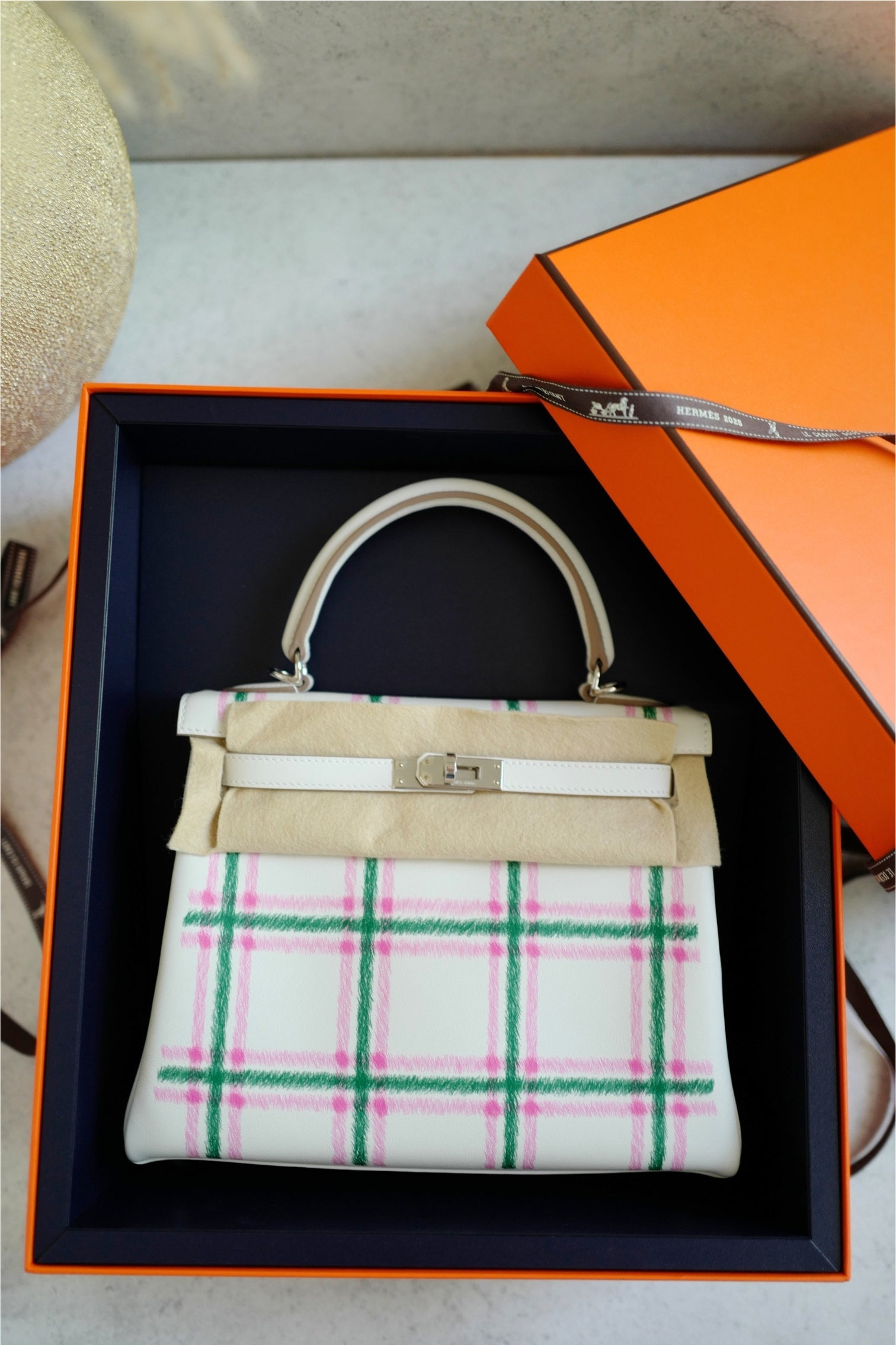 BNIB Hermès Kelly 25 Sellier Tartan Pattern White Leather Handbag With Palladium Hardware