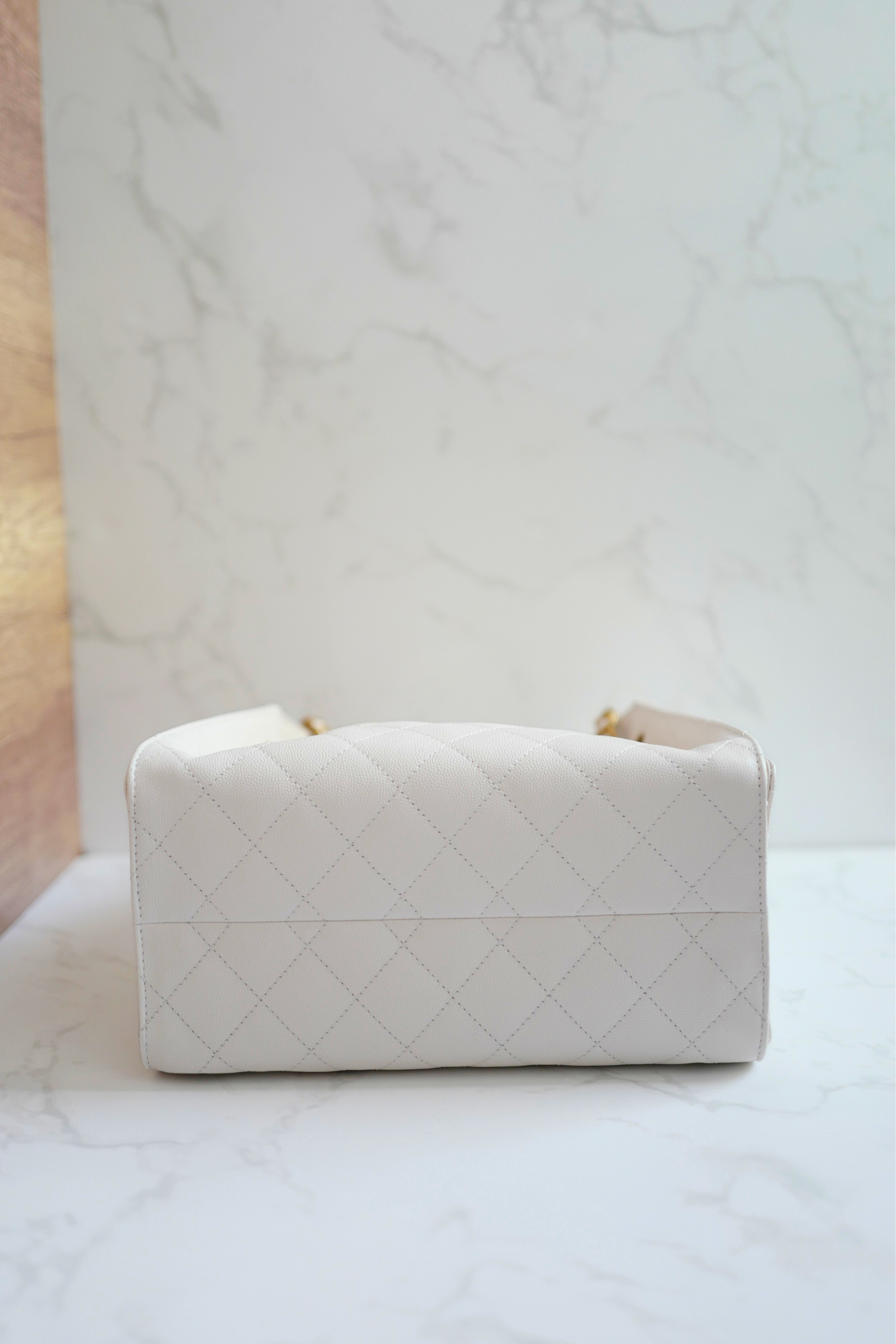 NEW Chanel Hobo Bag Small White Calfskin 25A Gold Hardware