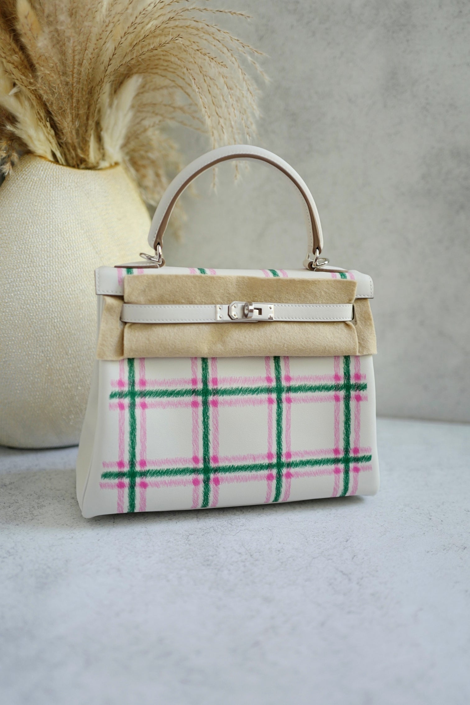 BNIB Hermès Kelly 25 Sellier Tartan Pattern White Leather Handbag With Palladium Hardware