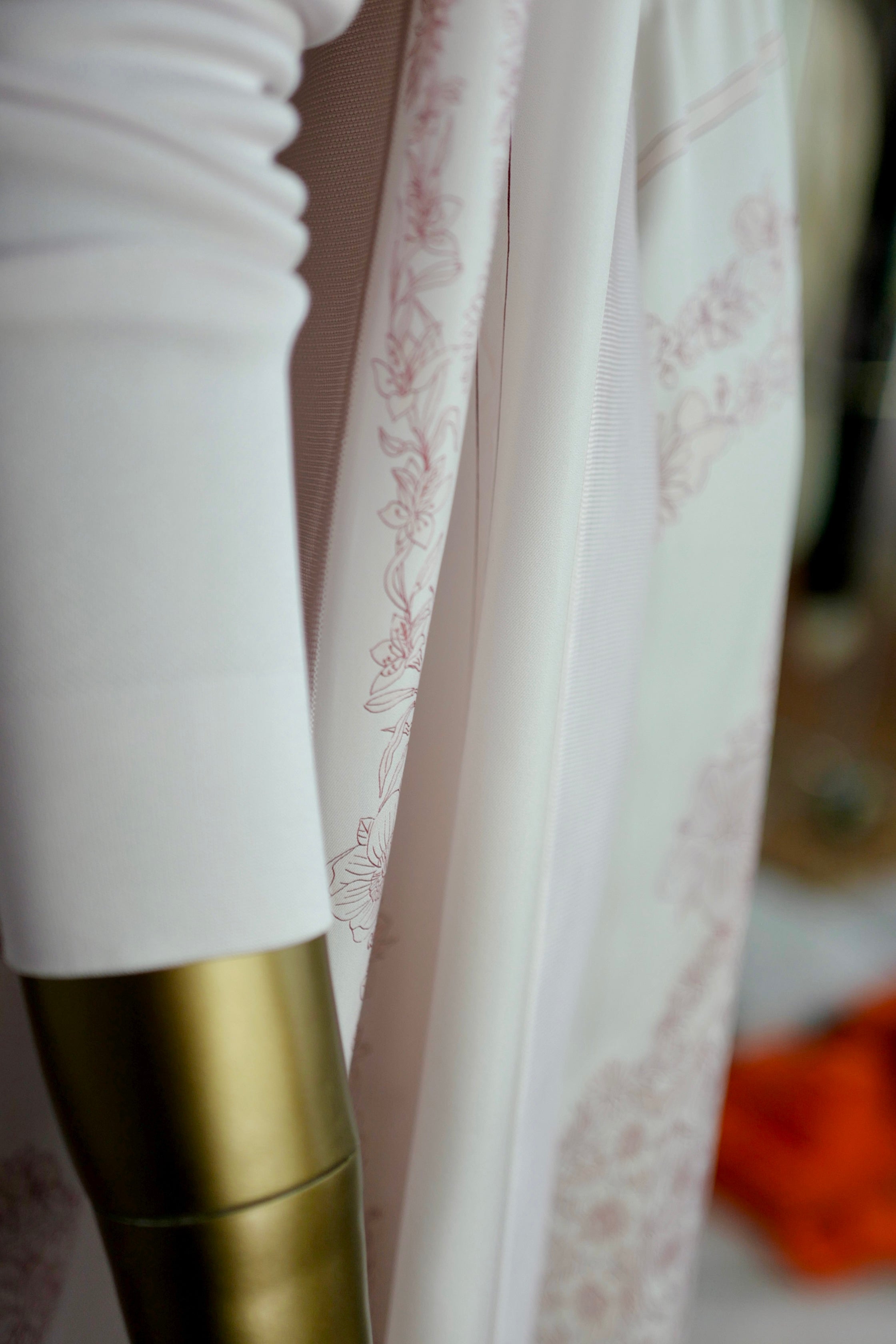 NEW Hermès "Brides de Gala en Fleurs" long-sleeve twillaine– Rose Pâle Pink- Size 34 $5K Retail