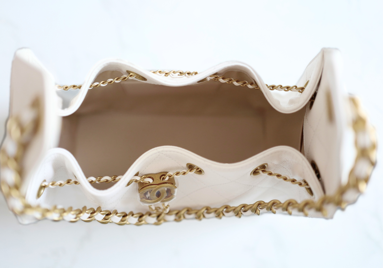 NEW Chanel Hobo Bag Small White Calfskin 25A Gold Hardware