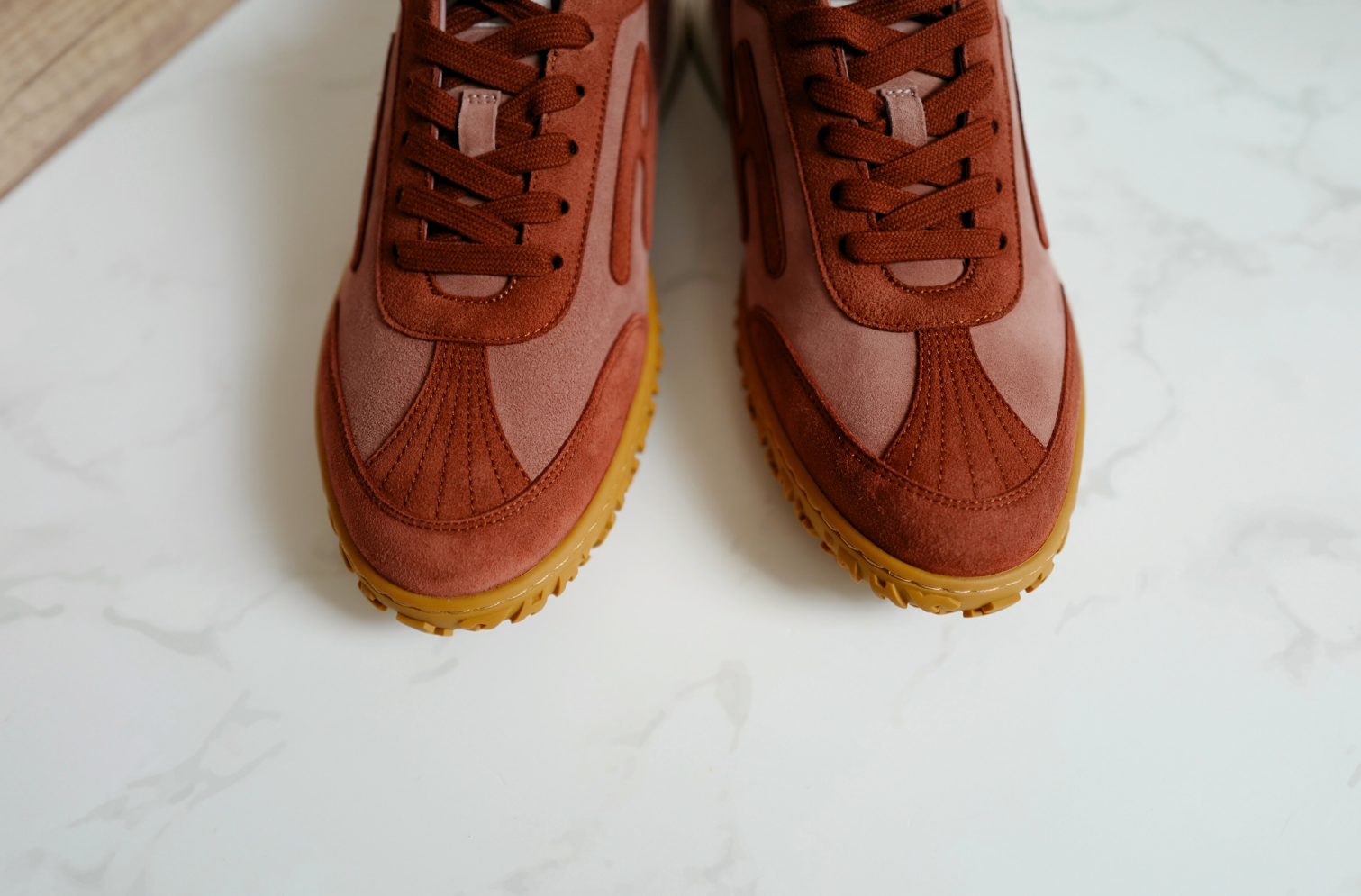 BNIB Hermes Women Sneakers Jet Velvet Rose Antique/Rouge size 38