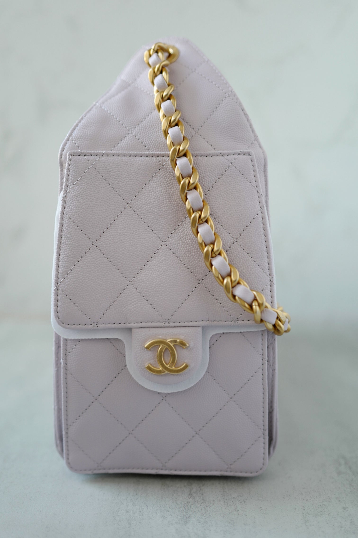 BNIB Chanel 25K Small Hobo Bag Lilac Grained Calfskin with Gold Hardware