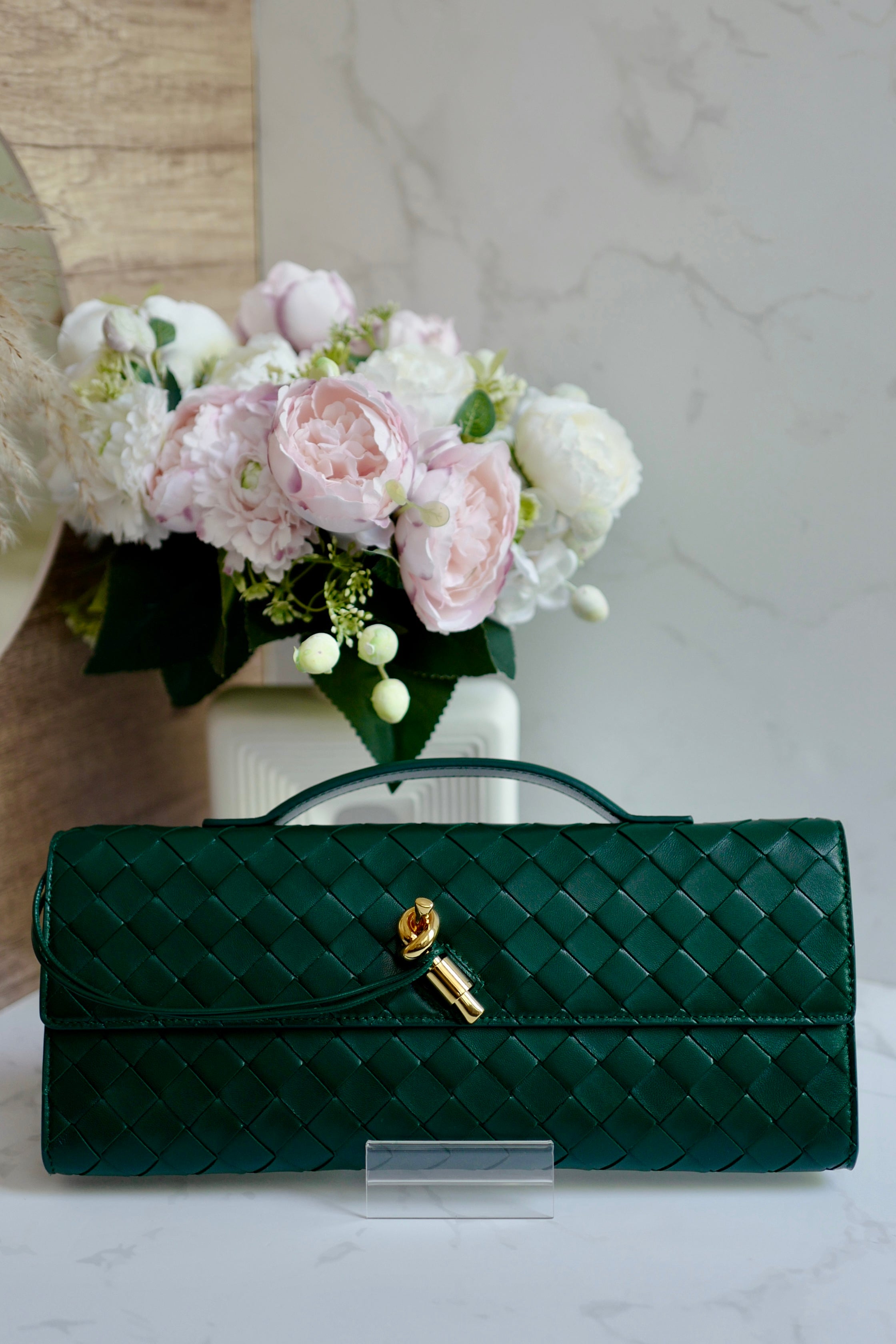 Bottega Veneta Andiamo Clutch Emerald Green NEW