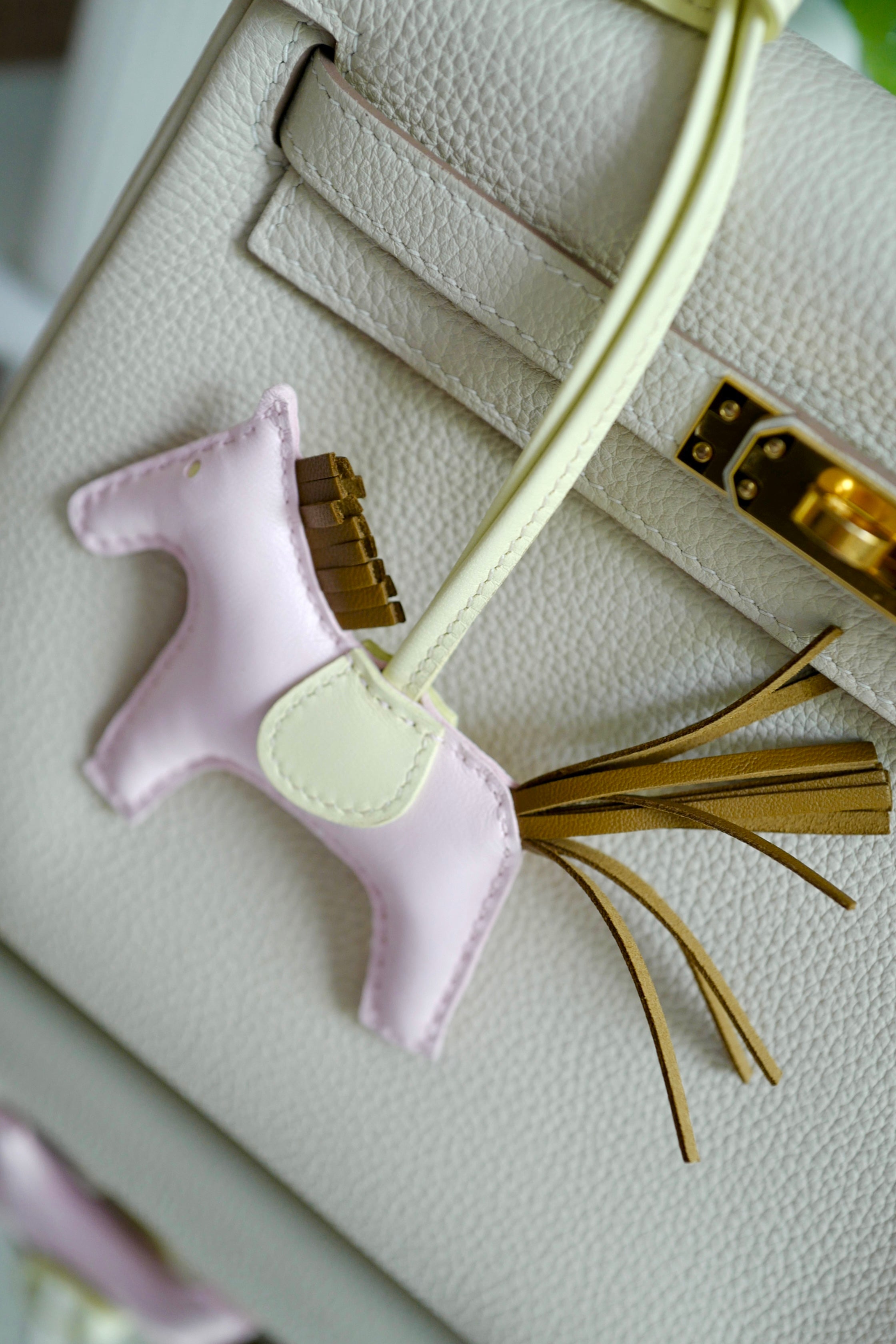 BNIB Hermes Rodeo PM Agneau Milo Rose Darling/Jaune Milton/Kraft