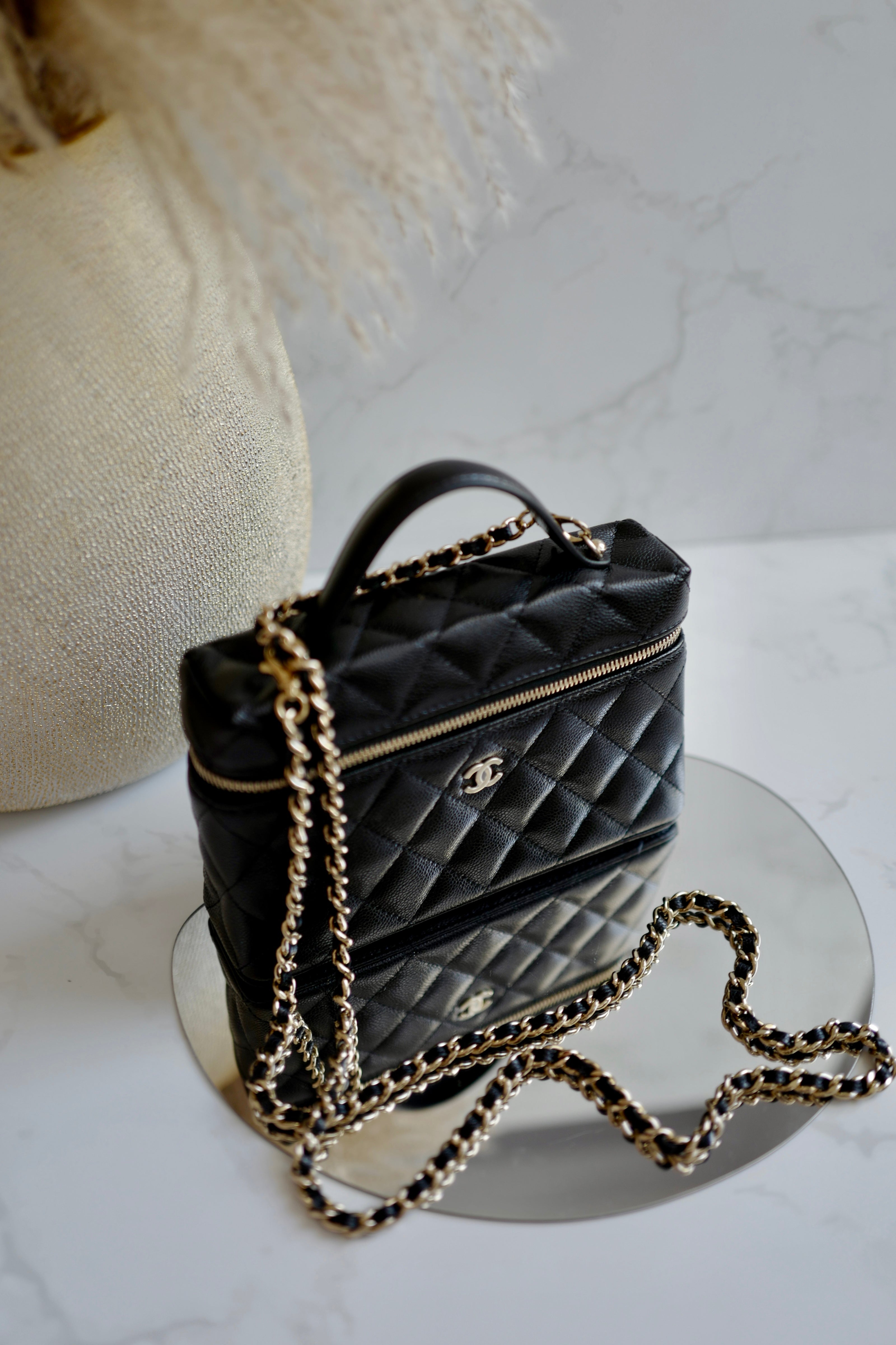 NEW Chanel Spring-Summer 2025 25P Long Chain Vanity Case L19 – Black Caviar GHW