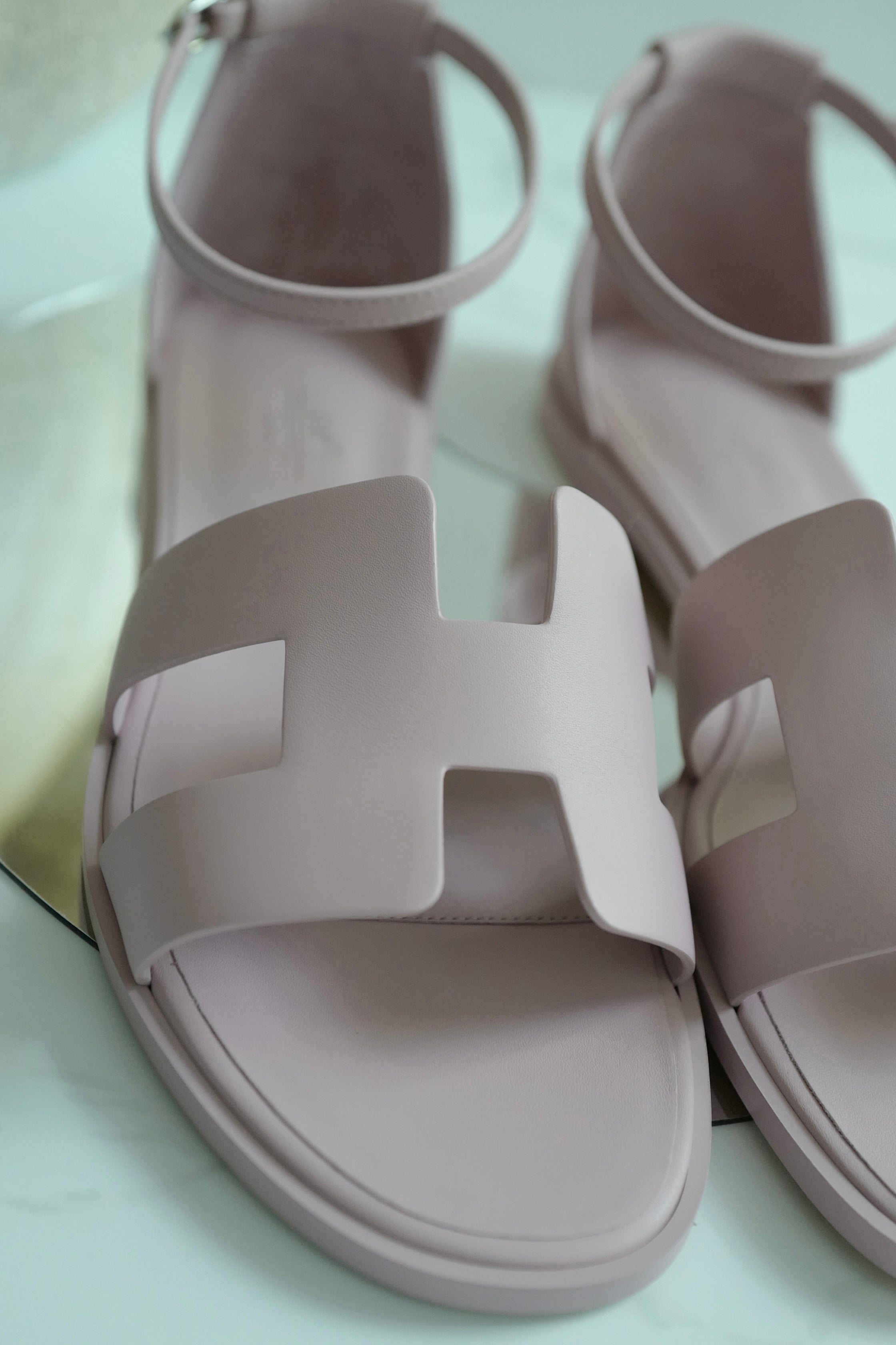 BNIB Hermes Santorini Sandal In rose cancan Size 39