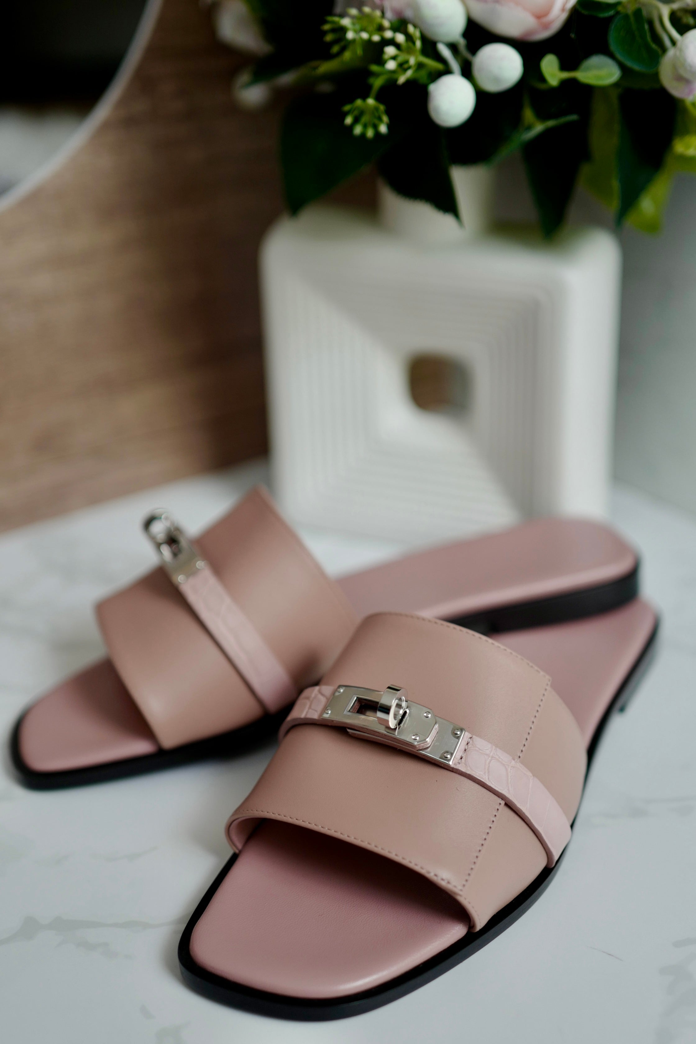 Brand New Hermès Giulia Sandal in Veau/Alli Mat Rose Aquarelle size 38.5