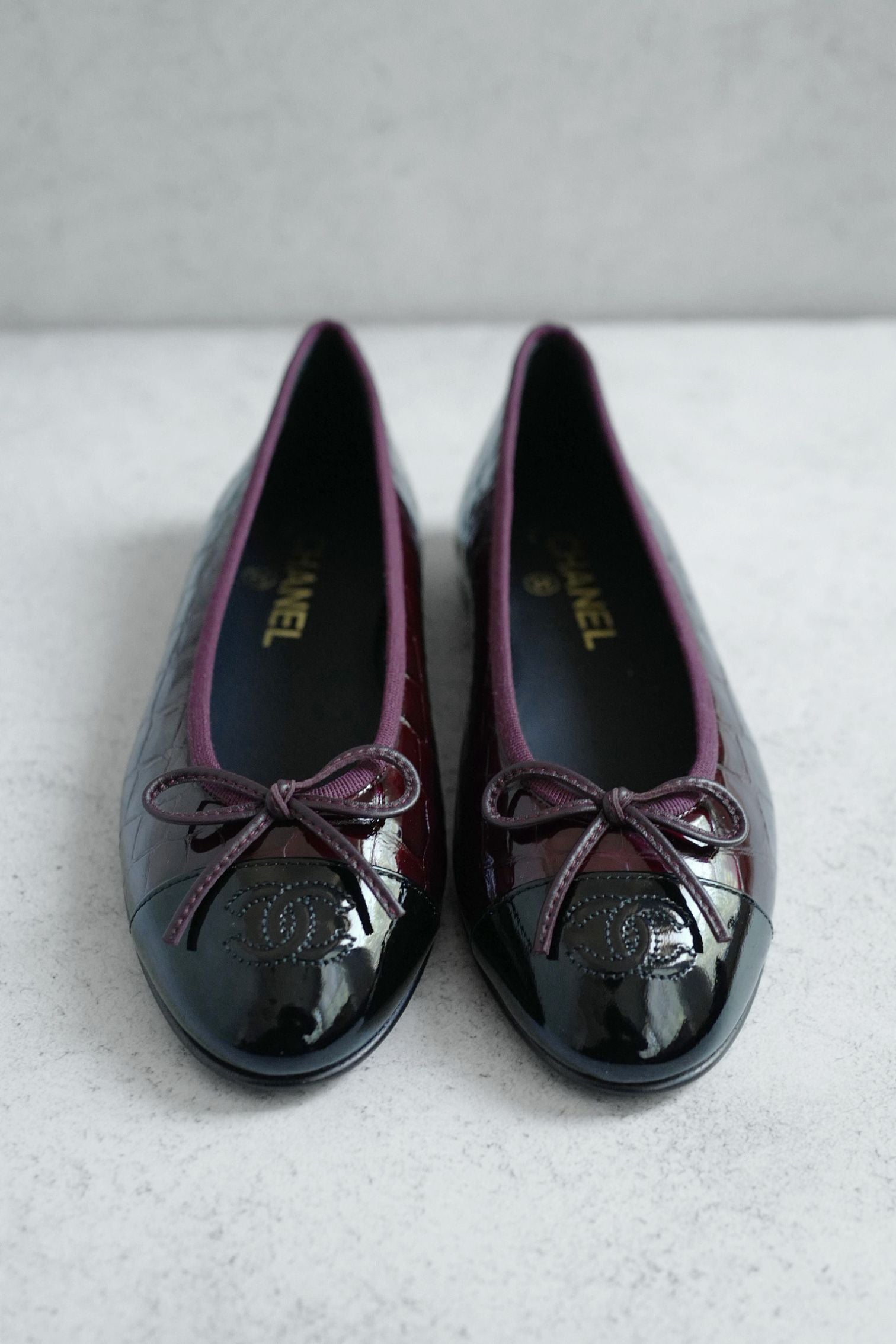 Chanel 26A Ballet Flats Croc Embossed Patent Calfskin Burgundy Black Size 37