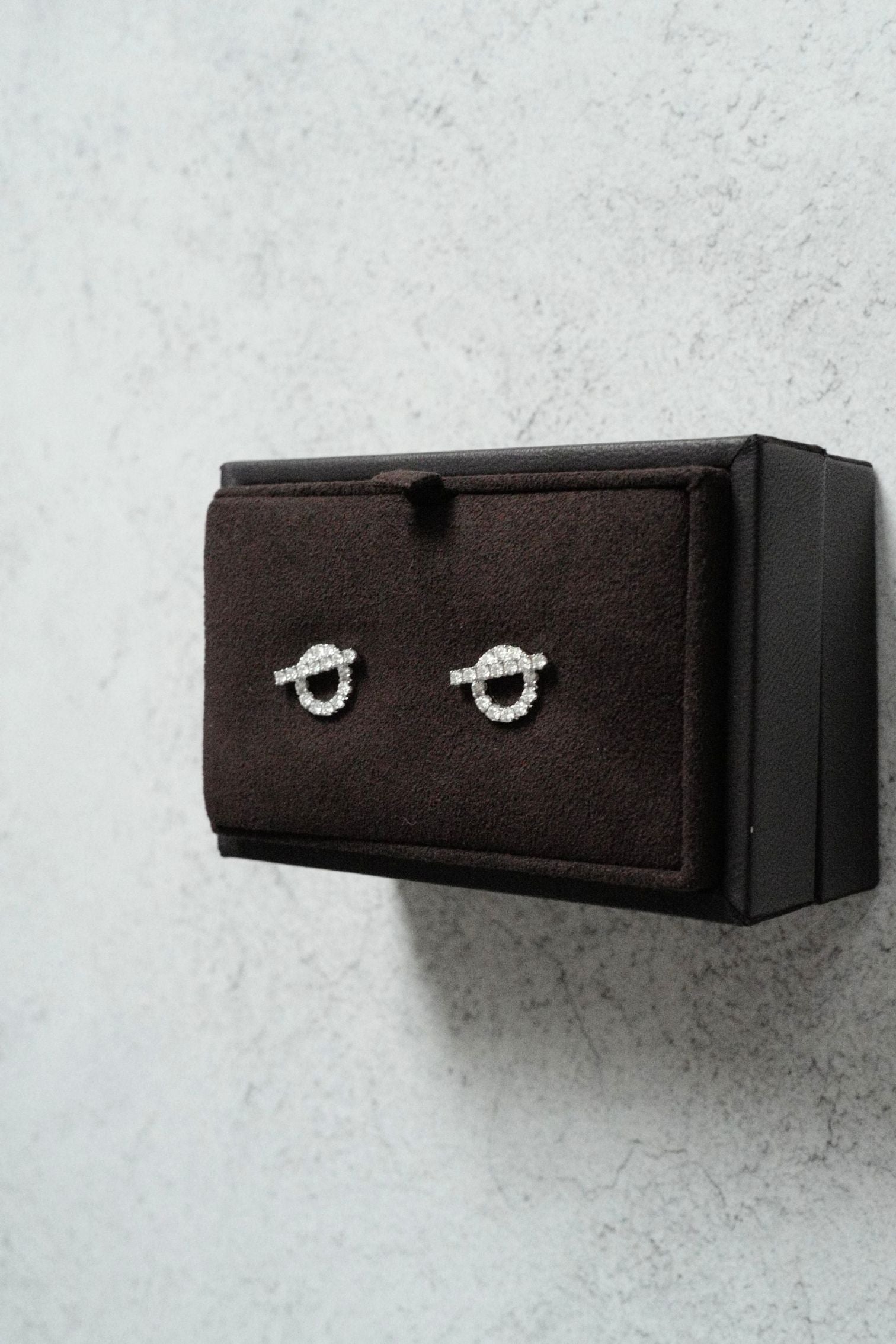 Hermès Finesse Earrings 18K White Gold 34 Diamonds