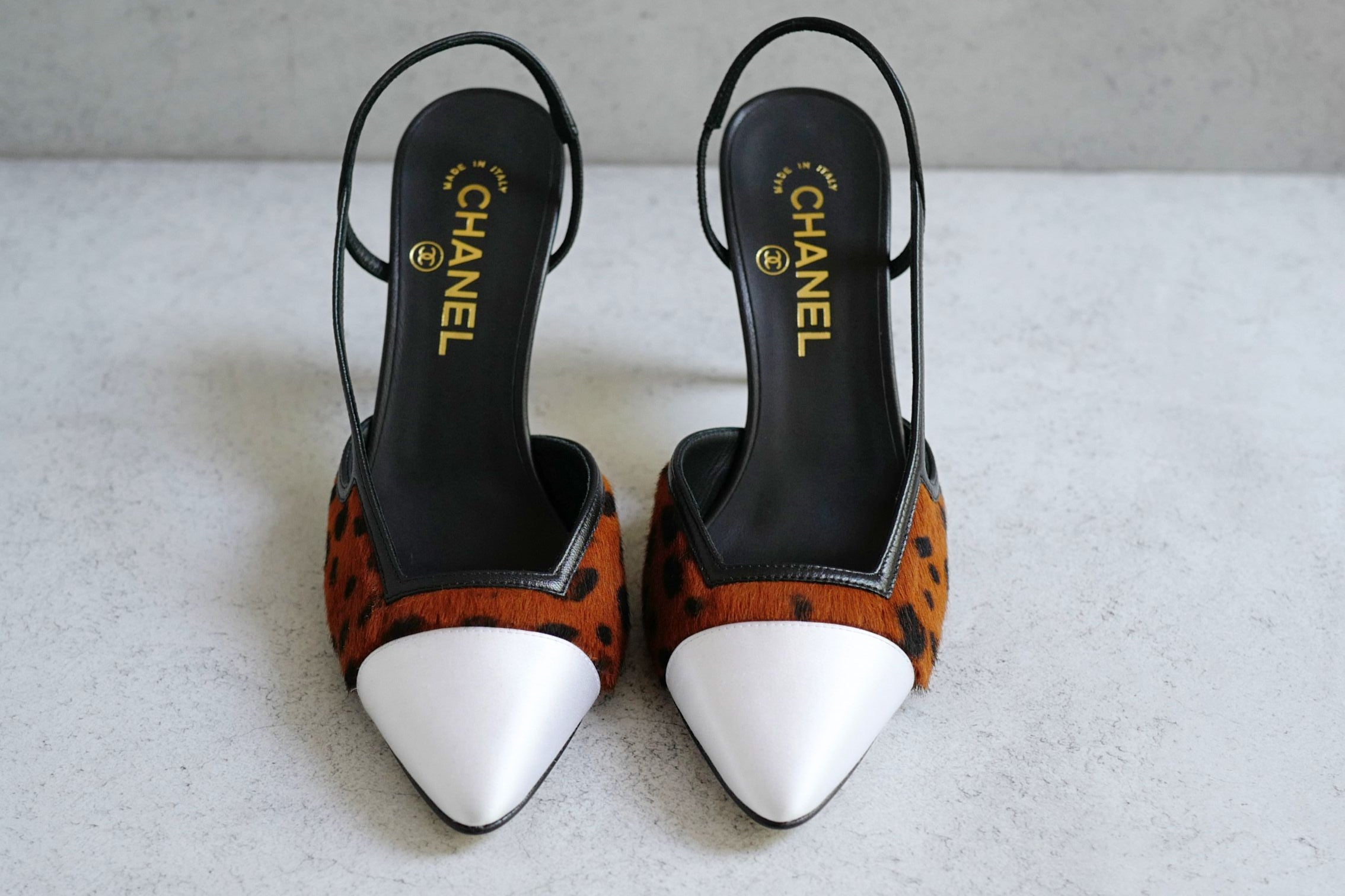 Chanel 26A Métiers d’Art Slingback Heels Brown/Black/White Leopard size 37.5