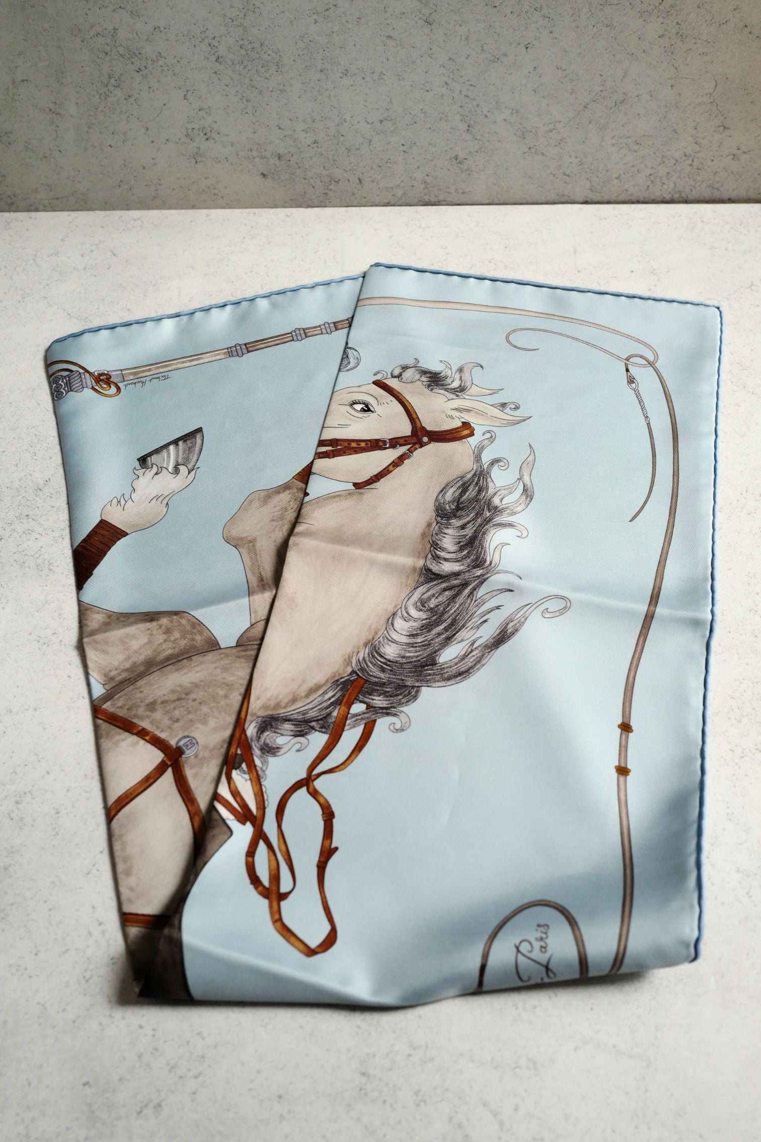 Hermès Grand Galop Scarf 90 Bleu Ciel / Gris / Cuir 100% Silk
