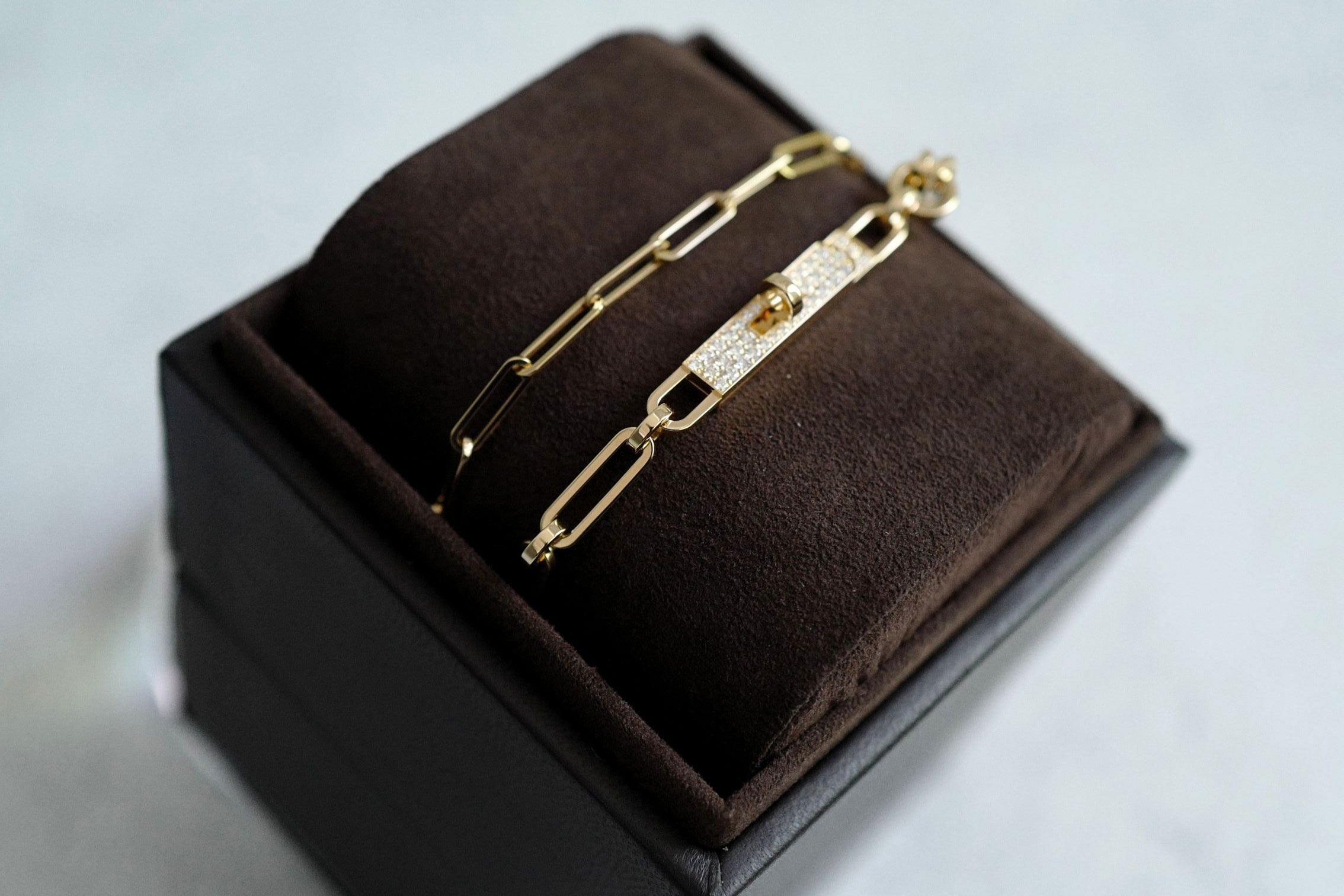 Hermès Kelly Chaine Lariat Necklace 18K Yellow Gold 41 Diamonds Size 40