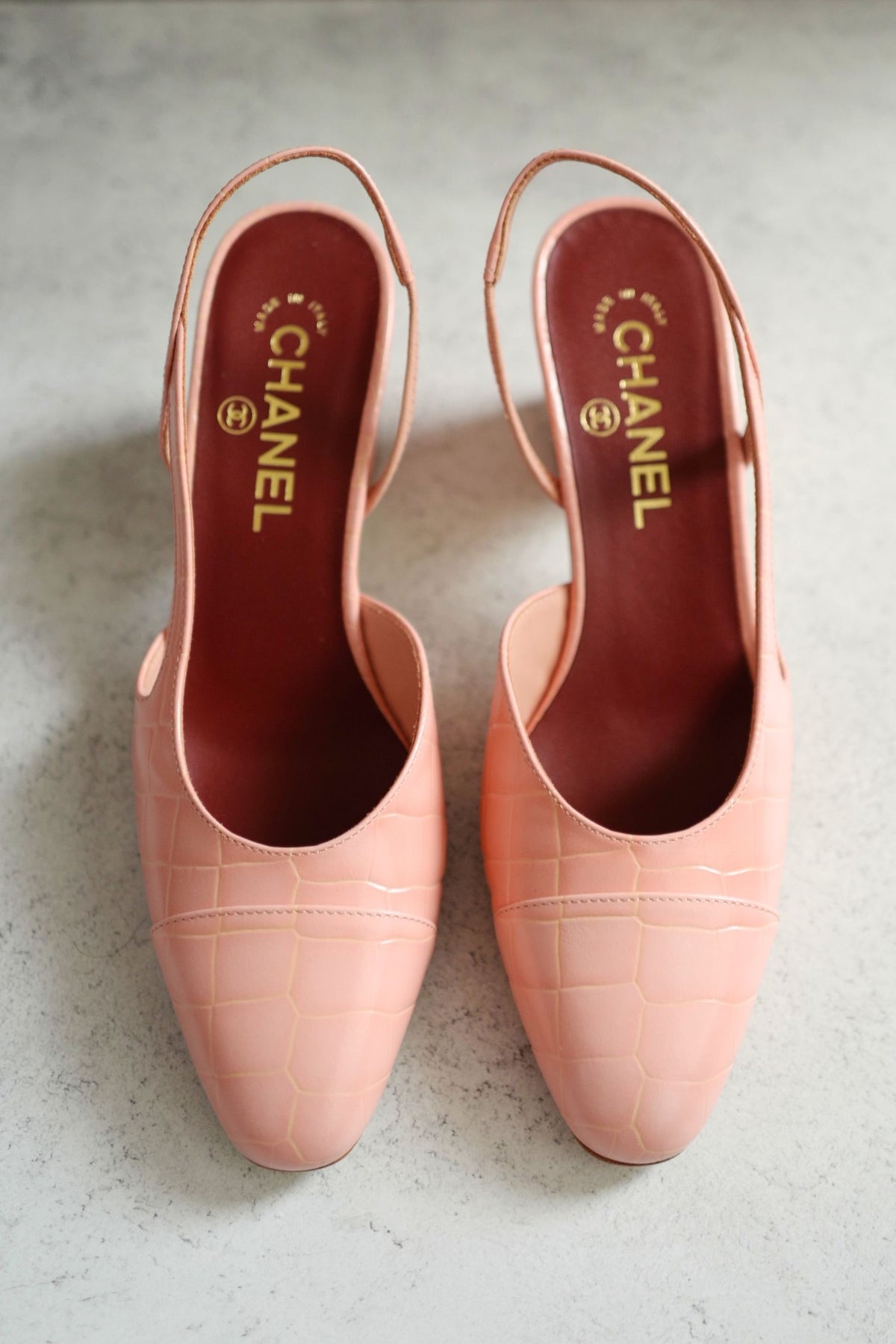 Chanel 26K Slingbacks Heels Rose Clair Croc Embossed Calfskin Size 38