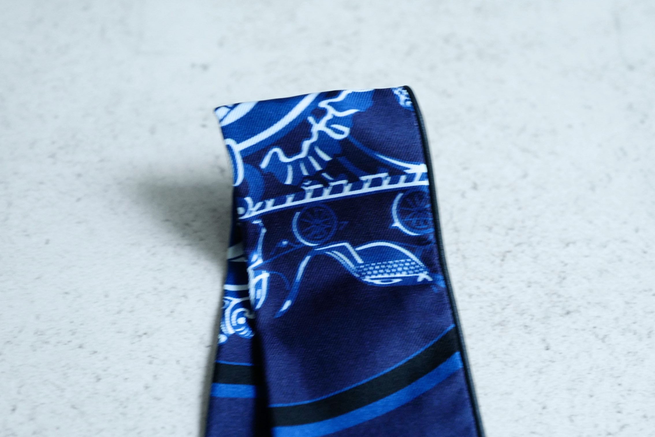 Hermès Ex-Libris Forever Twilly Noir / Marine / Blanc 100% Silk