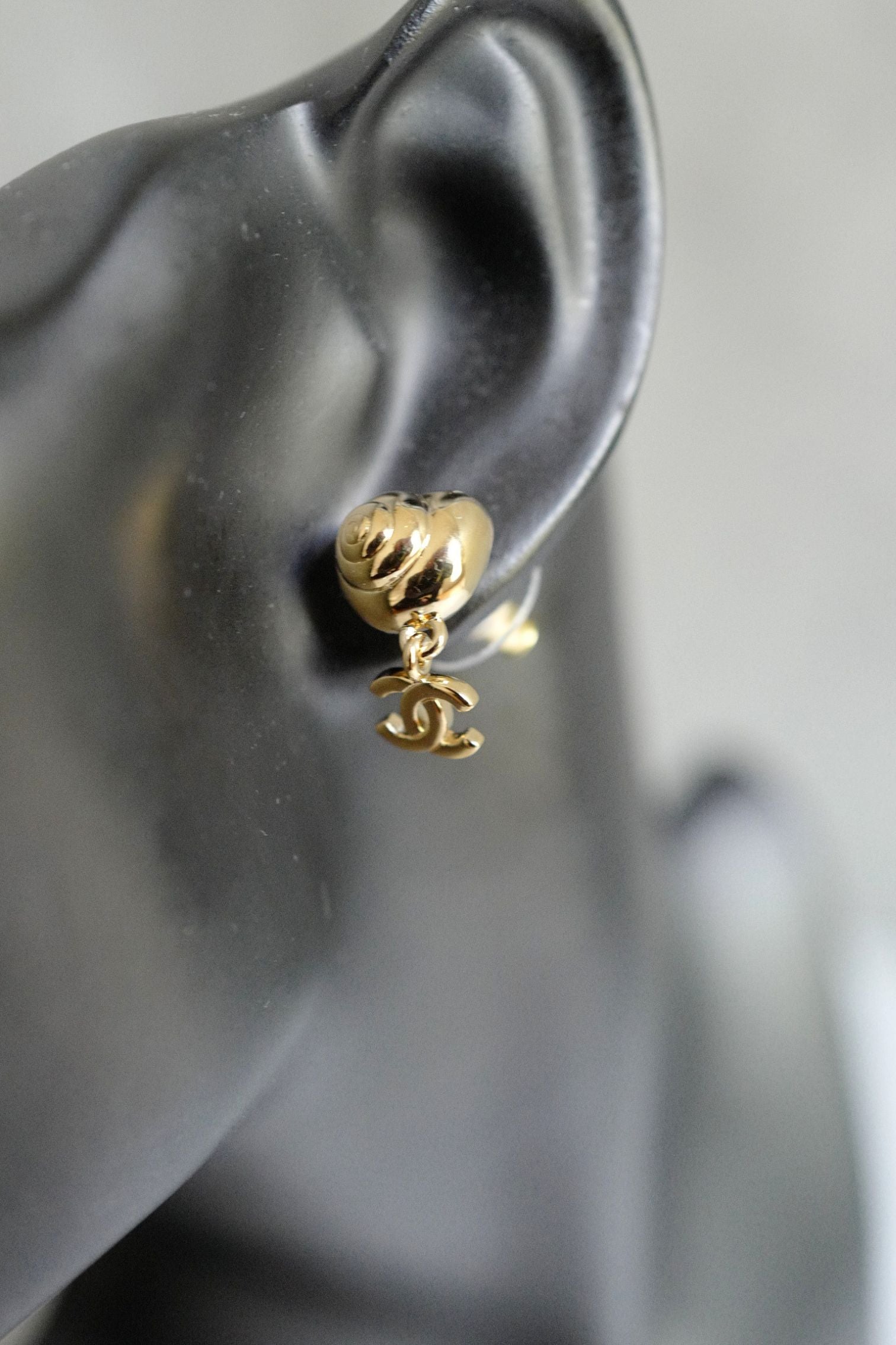 Chanel 26M Coco Beach Pendant Earrings Metal Gold