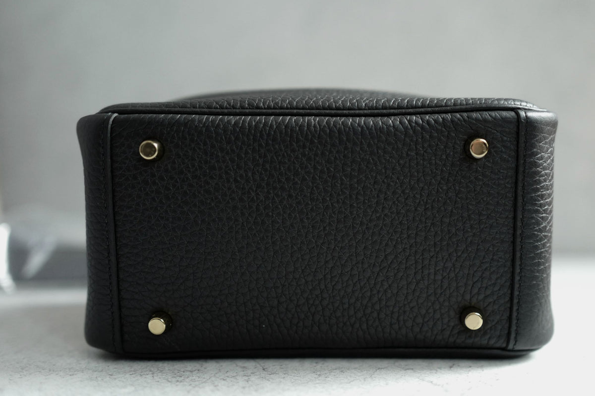 Brand New Hermès Mini Lindy Black Noir Clemence Gold Hardware U 2023
