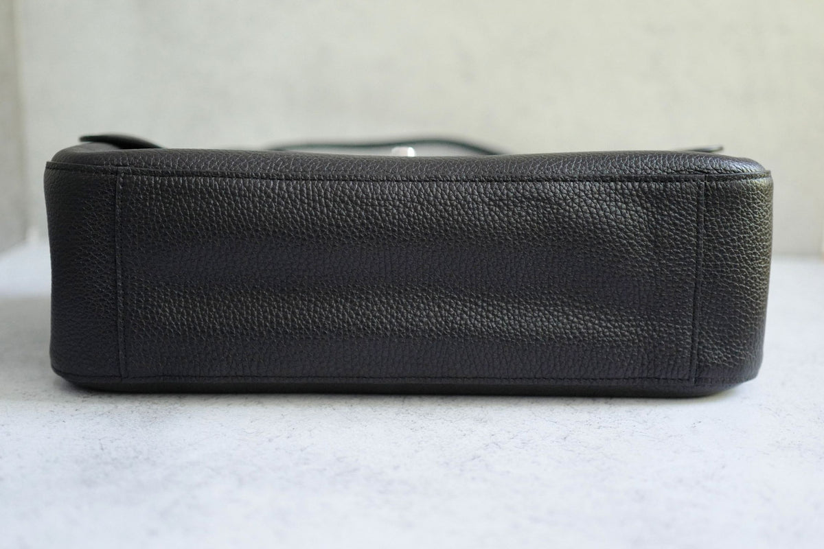 NEW Chanel 26S Maxi 32 Flapbag Black Grained Calfskin Silver Hardware