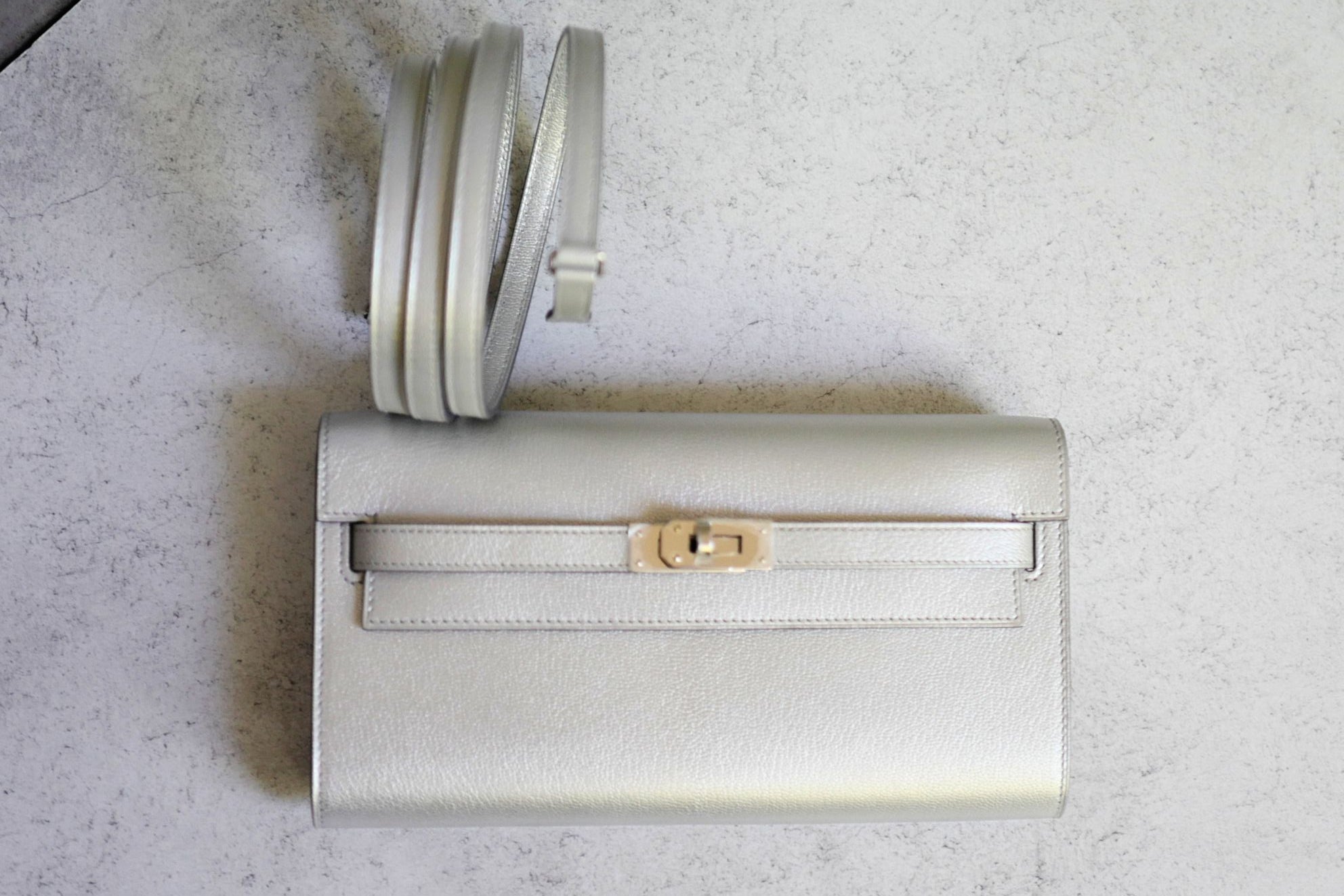 Hermès Kelly To Go Wallet Dore Argent Silver Metallic Chamkilight Goatskin 2026