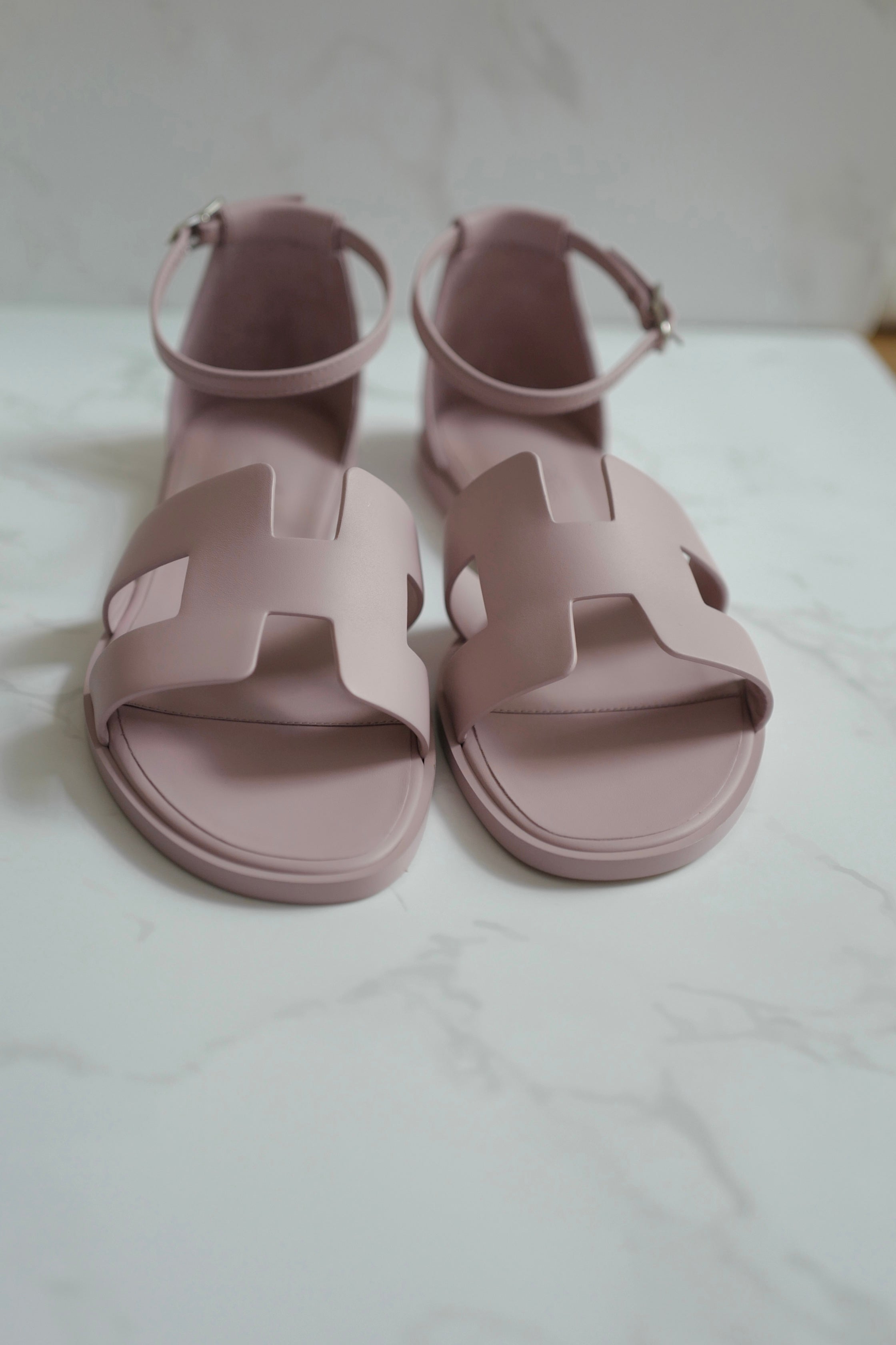 BNIB Hermes Santorini Sandal In rose cancan Size 39