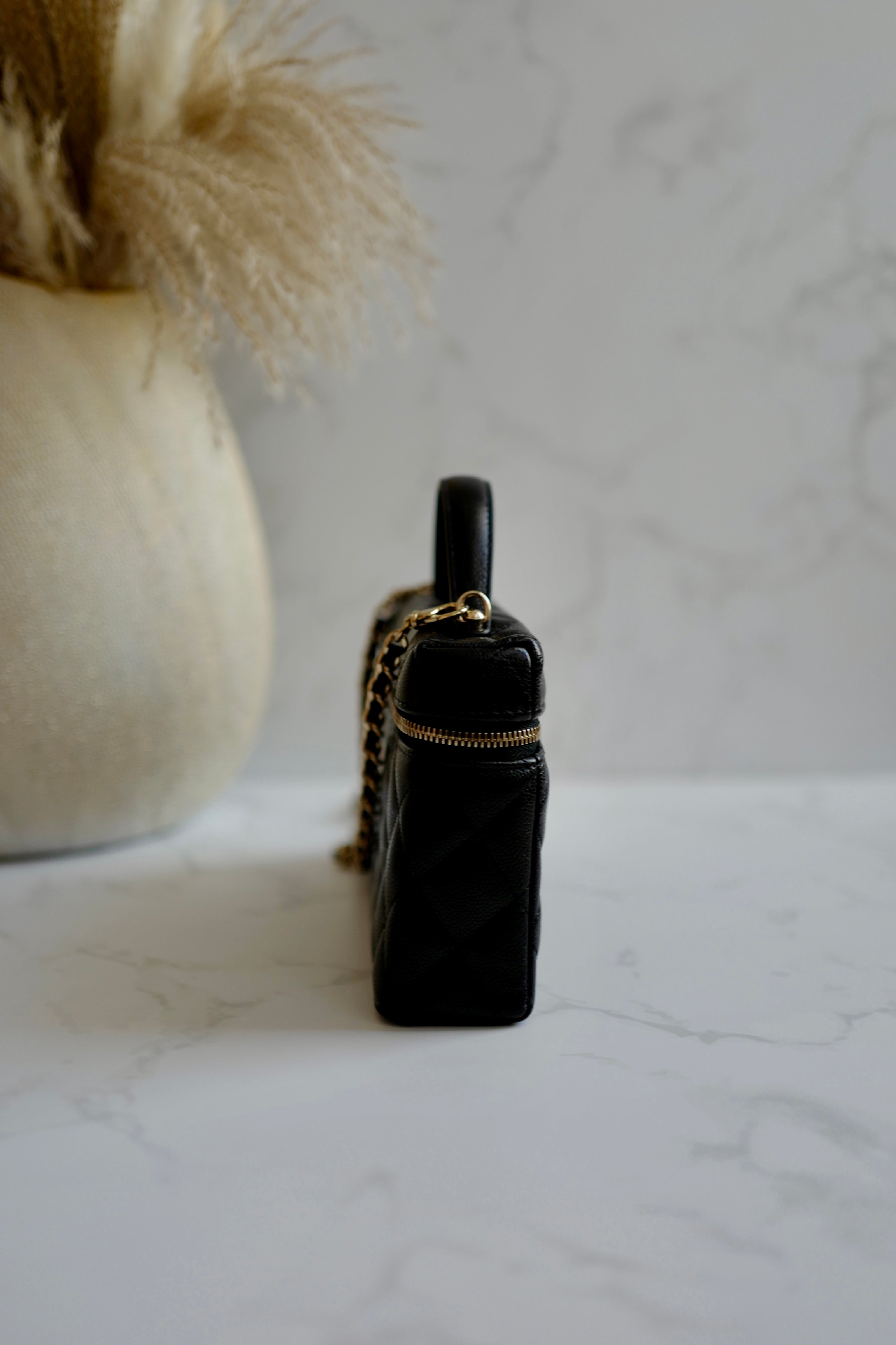 NEW Chanel Spring-Summer 2025 25P Long Chain Vanity Case L19 – Black Caviar GHW