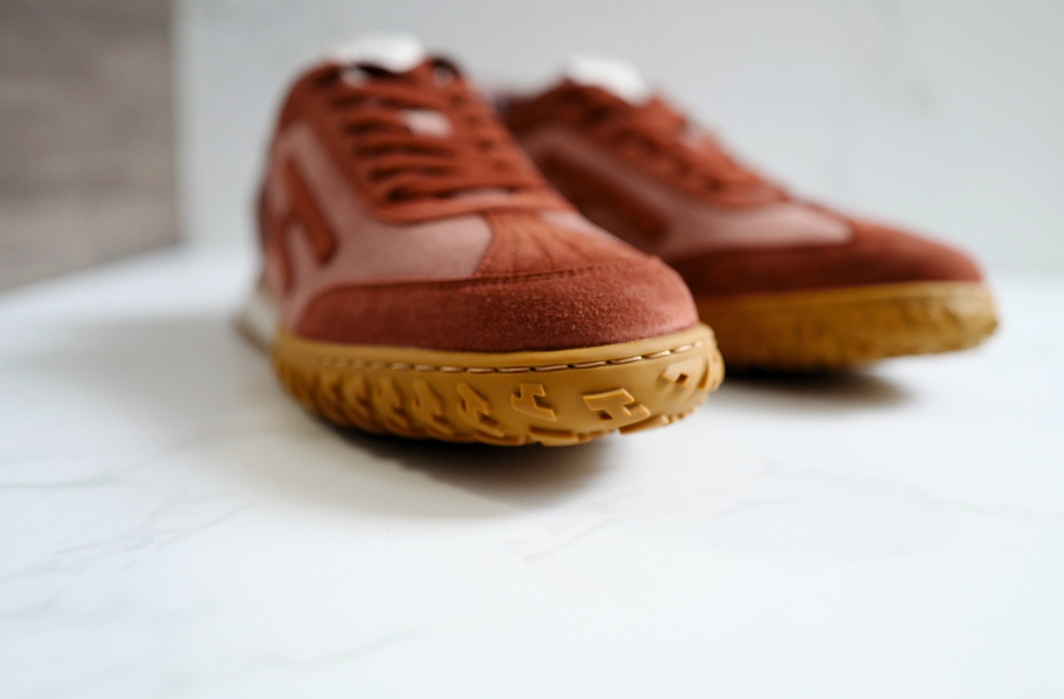 BNIB Hermes Women Sneakers Jet Velvet Rose Antique/Rouge size 38
