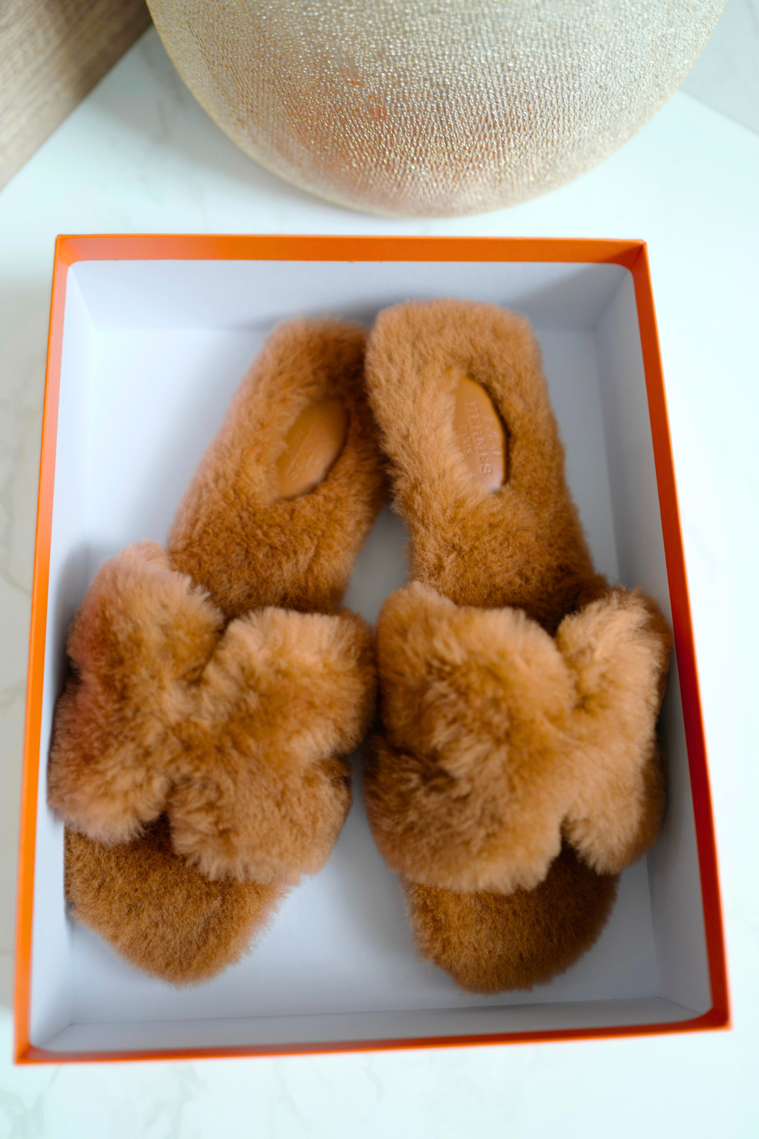 New Hermès Oran Sandal in Sheep Fur Naturel  Size 39