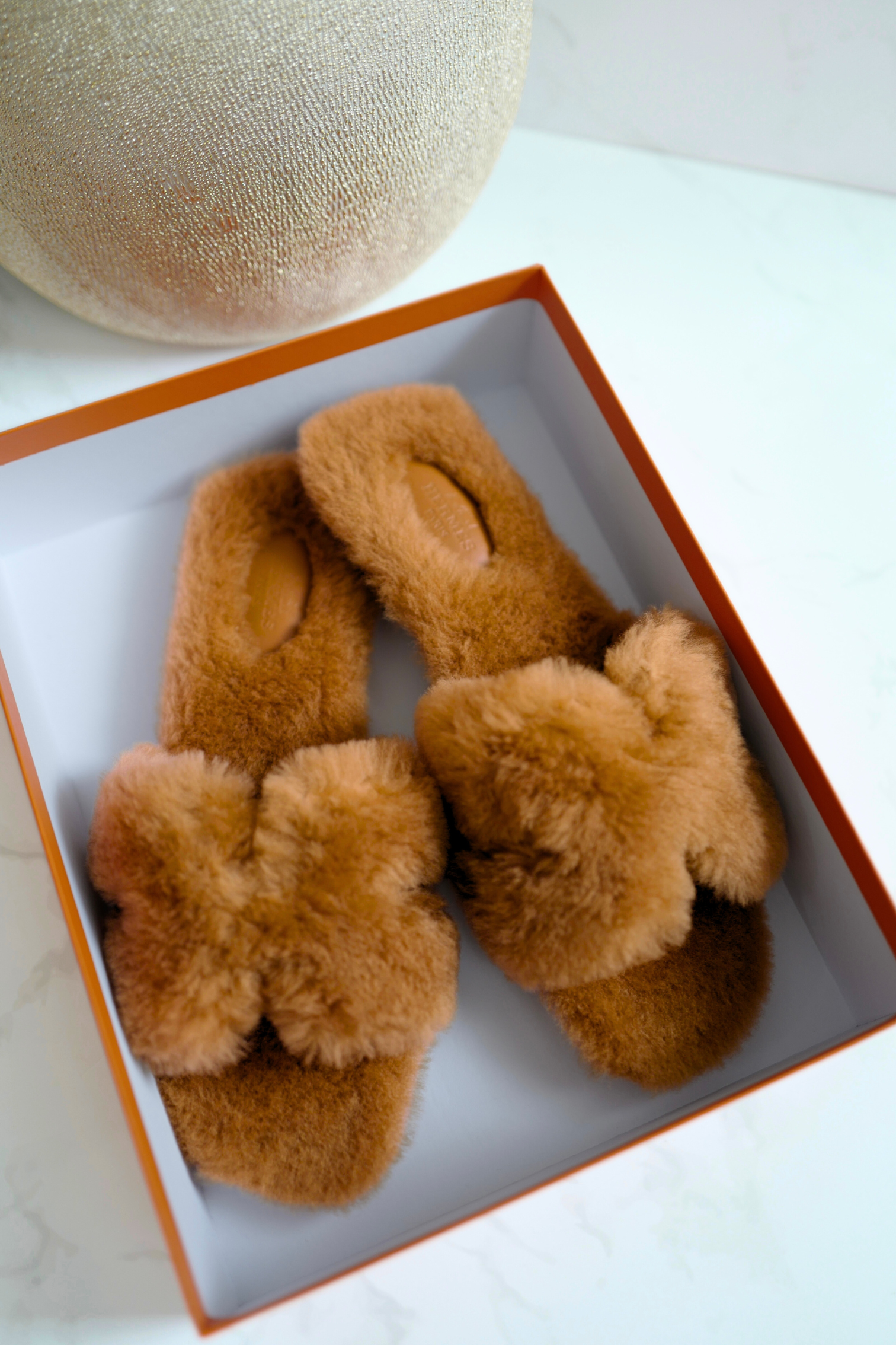 New Hermès Oran Sandal in Sheep Fur Naturel  Size 39