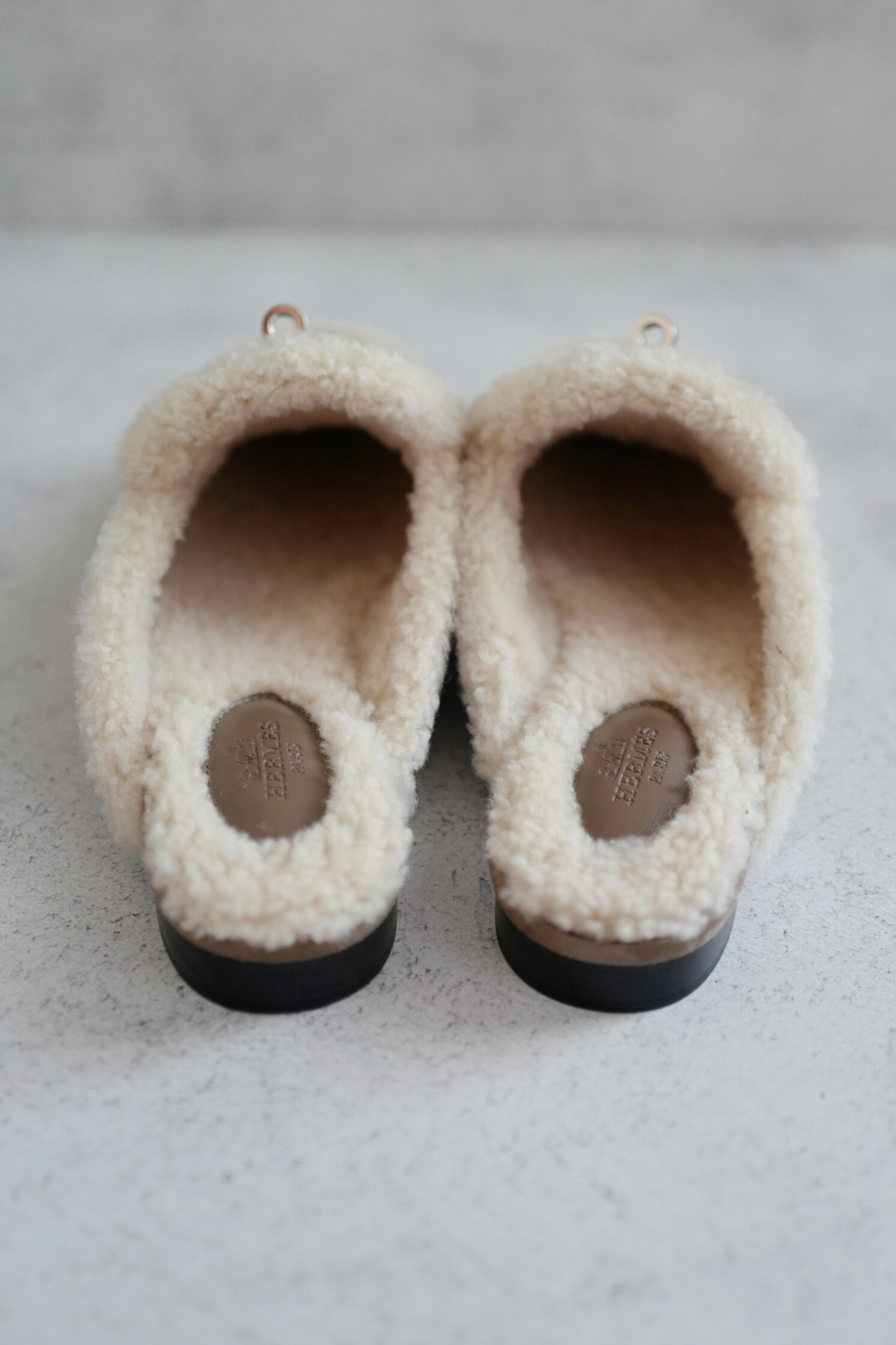 Hermès Oz Mule Etoupe/Ecru Suede Goatskin & Shearling with Palladium Kelly Buckle Size 38