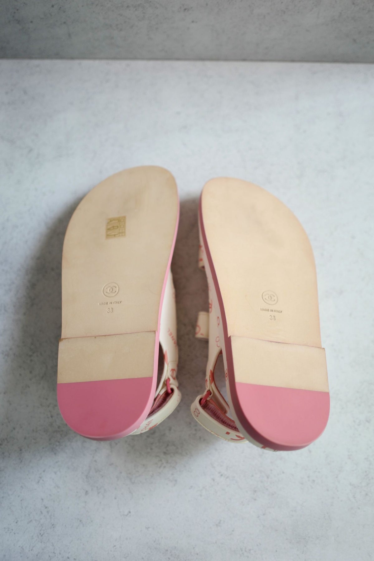 BNIB Chanel Dad Sandal 23A Monogram CC Logo In White/Pink Pink CC Logo Socks