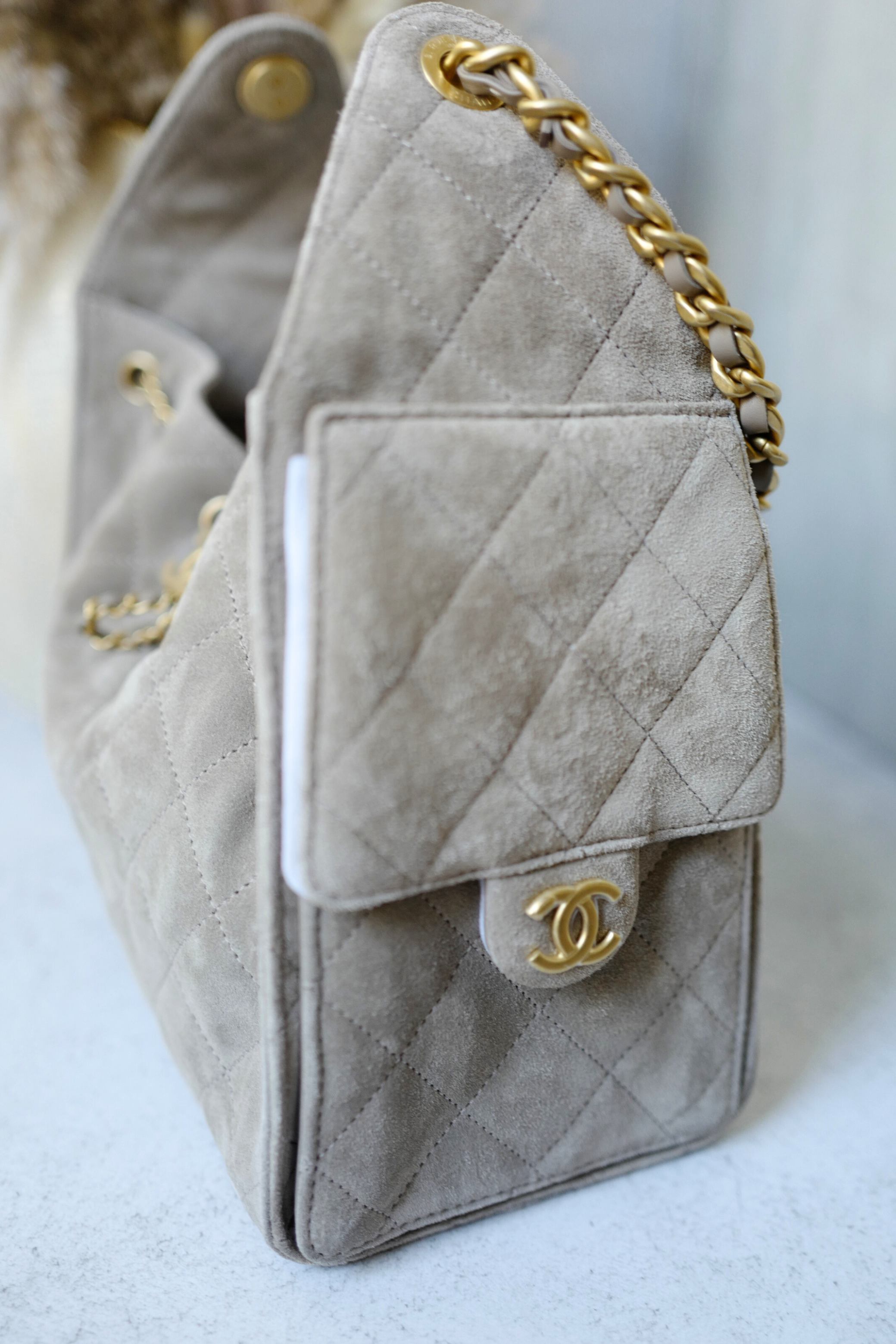 BNIB Chanel 25K Small Hobo Bag grey Suede with Gold Hardware