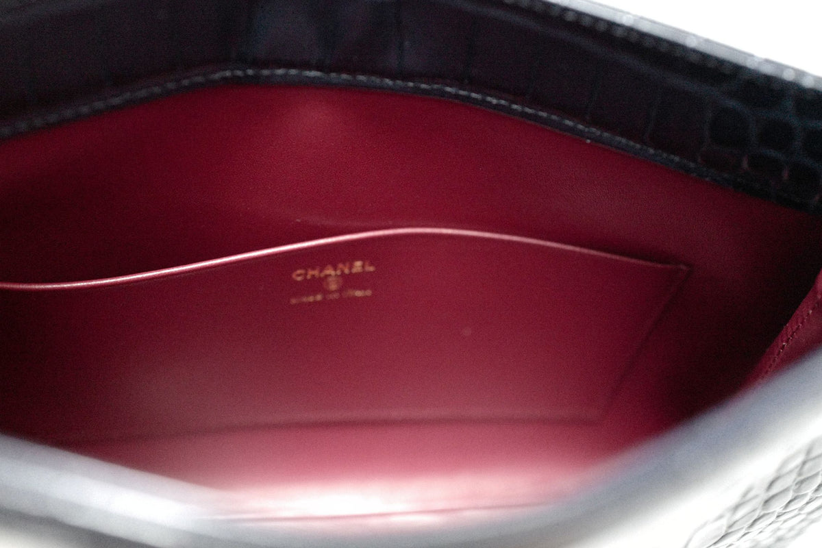 NEW Chanel 26K Clutch Navy Blue Crocodile Embossed Calfskin Leather GHW