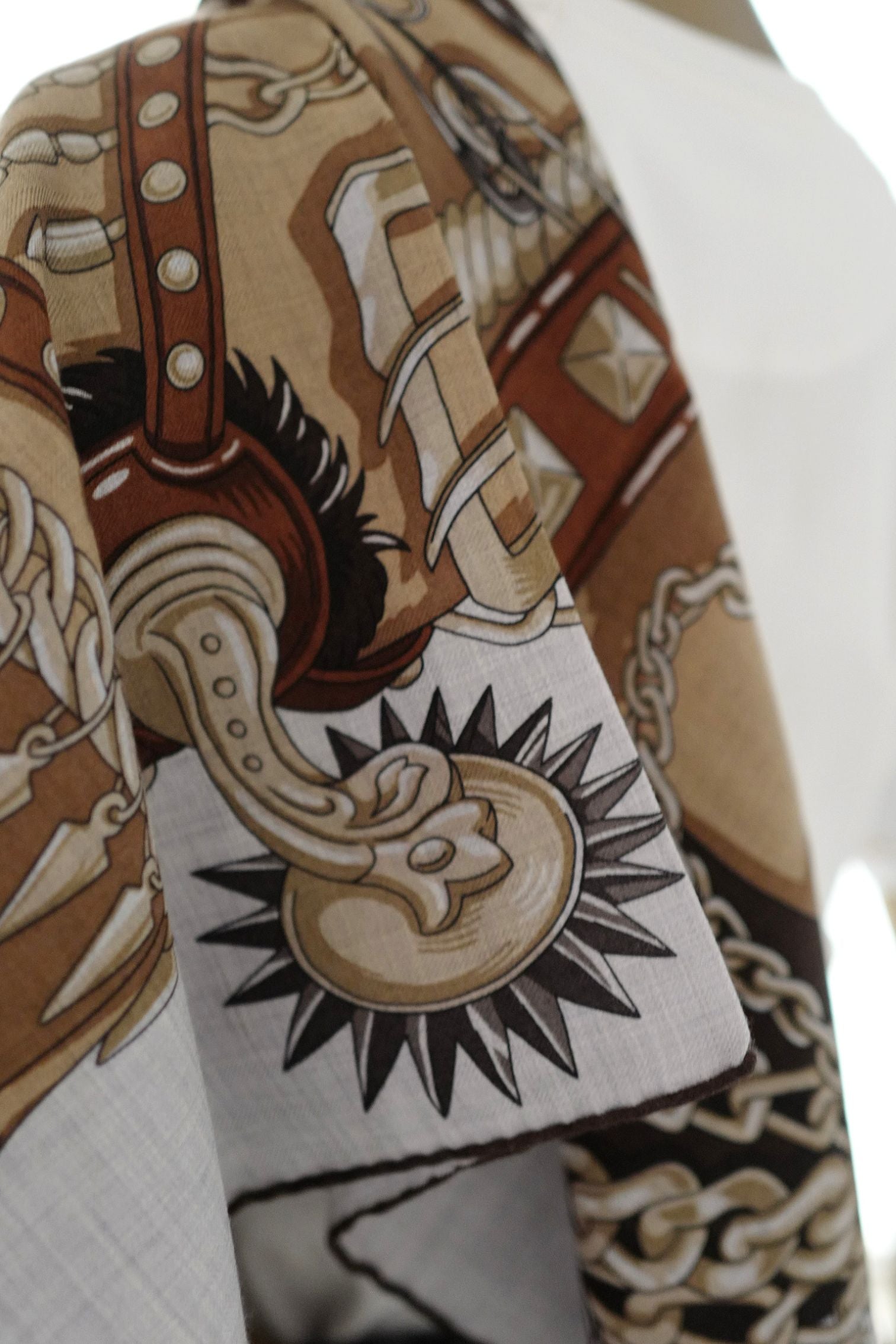 NEW Hermès Cheval Heavy Metal Scarf 100 Cashmere Silk Gris Clair / Kraft / Caramel