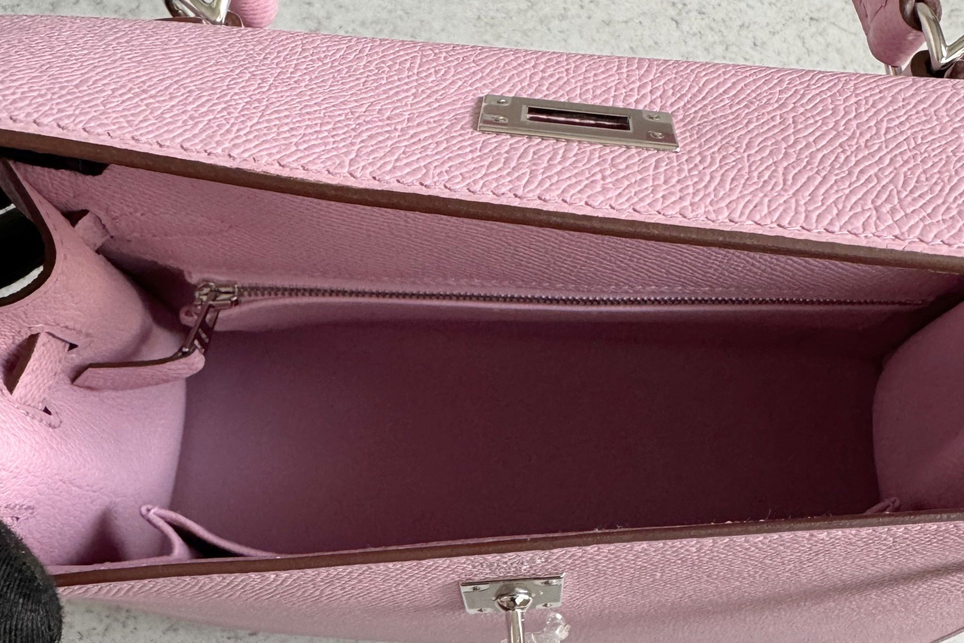Hermès Kelly 25 Mauve Sylvestre Epsom Sellier Palladium Hardware K Stamp
