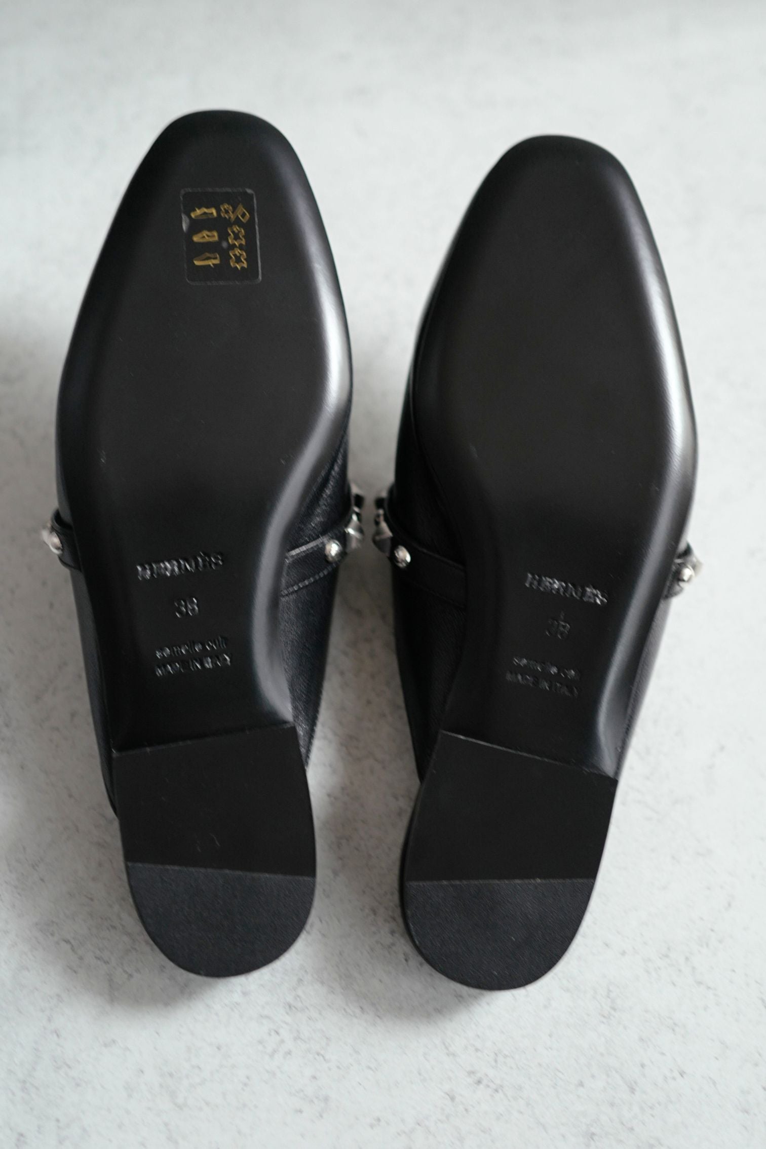 BNIB Hermes Mule Femme OZ Chevre/ Clous Noir 38