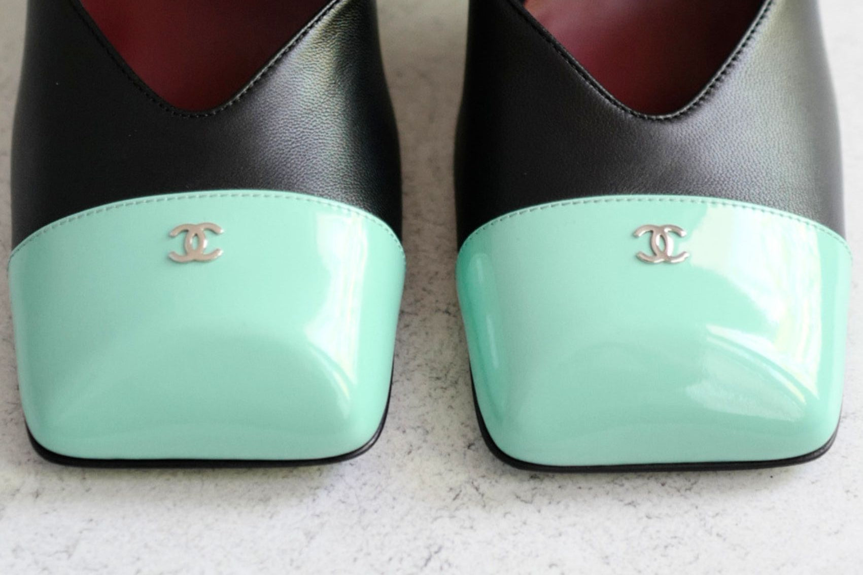 Chanel 26S Pumps Matthieu Blazy's Black/Green Lambskin Patent Calfskin Size 38c