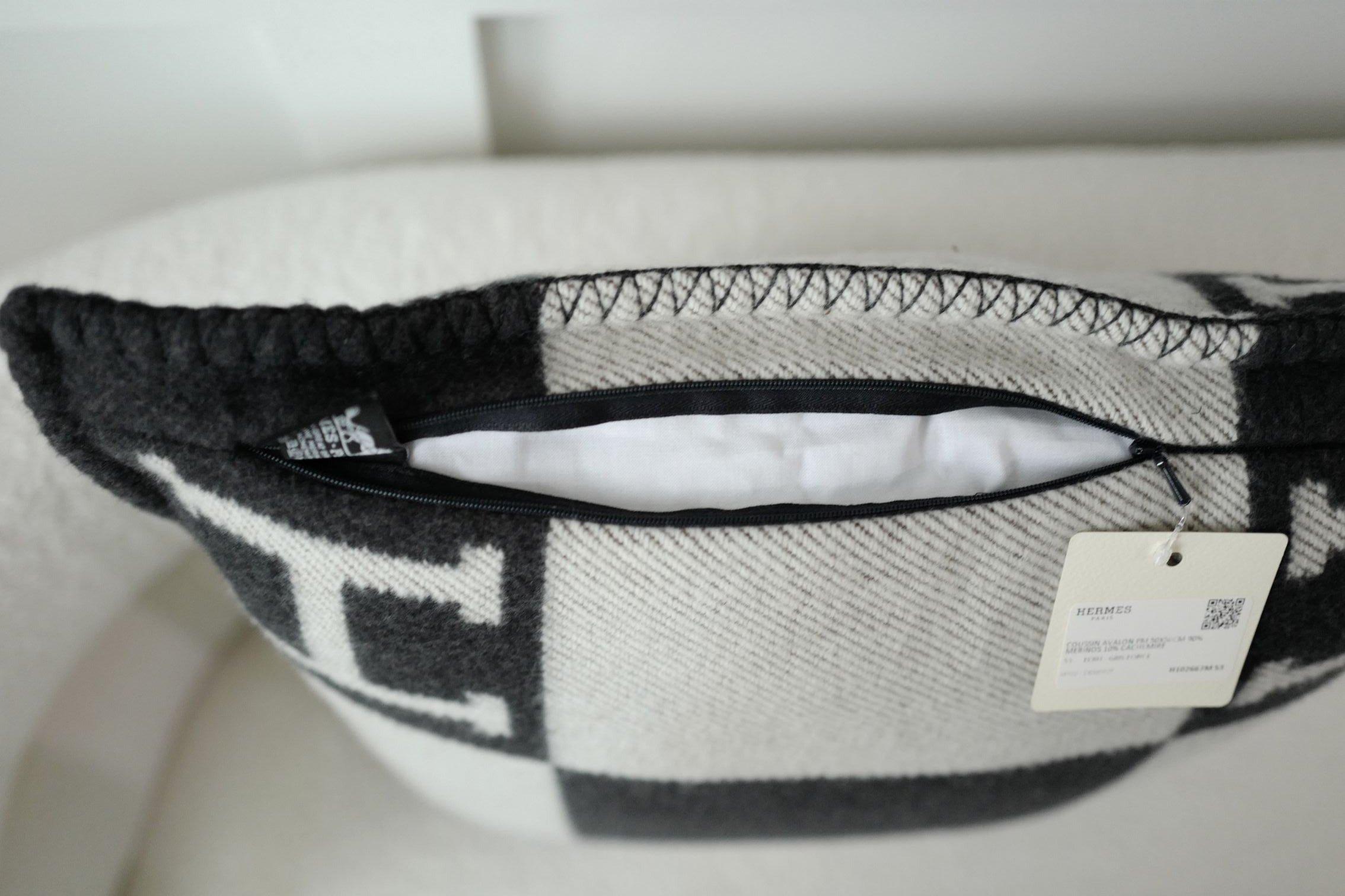 NEW Hermes Avalon Pillow Small Model Ecru Gris Fonce Jacquard Wool Cashmere