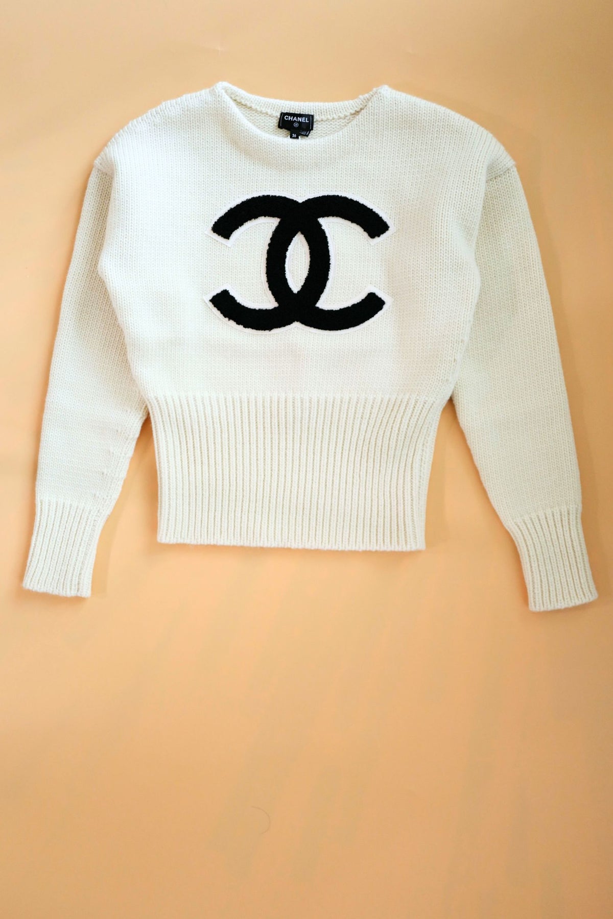 NEW Chanel 26N Pullover Sweater Wool & Cashmere Ecru Black CC Logo Size 36